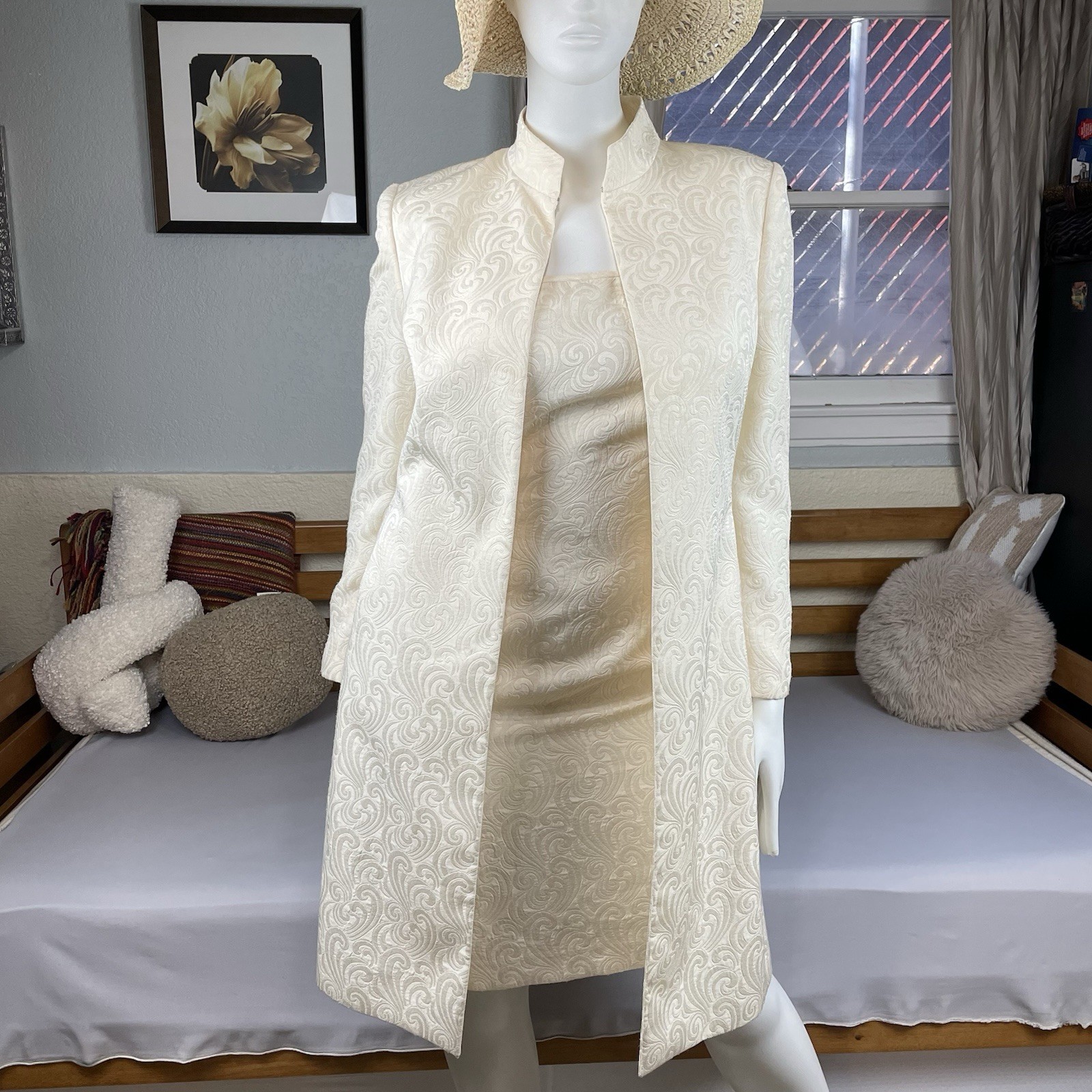 Tahari Arthur S. Levine 2 Piece Brocade Coat Dress Set Women’s 12 Ivory Wedding