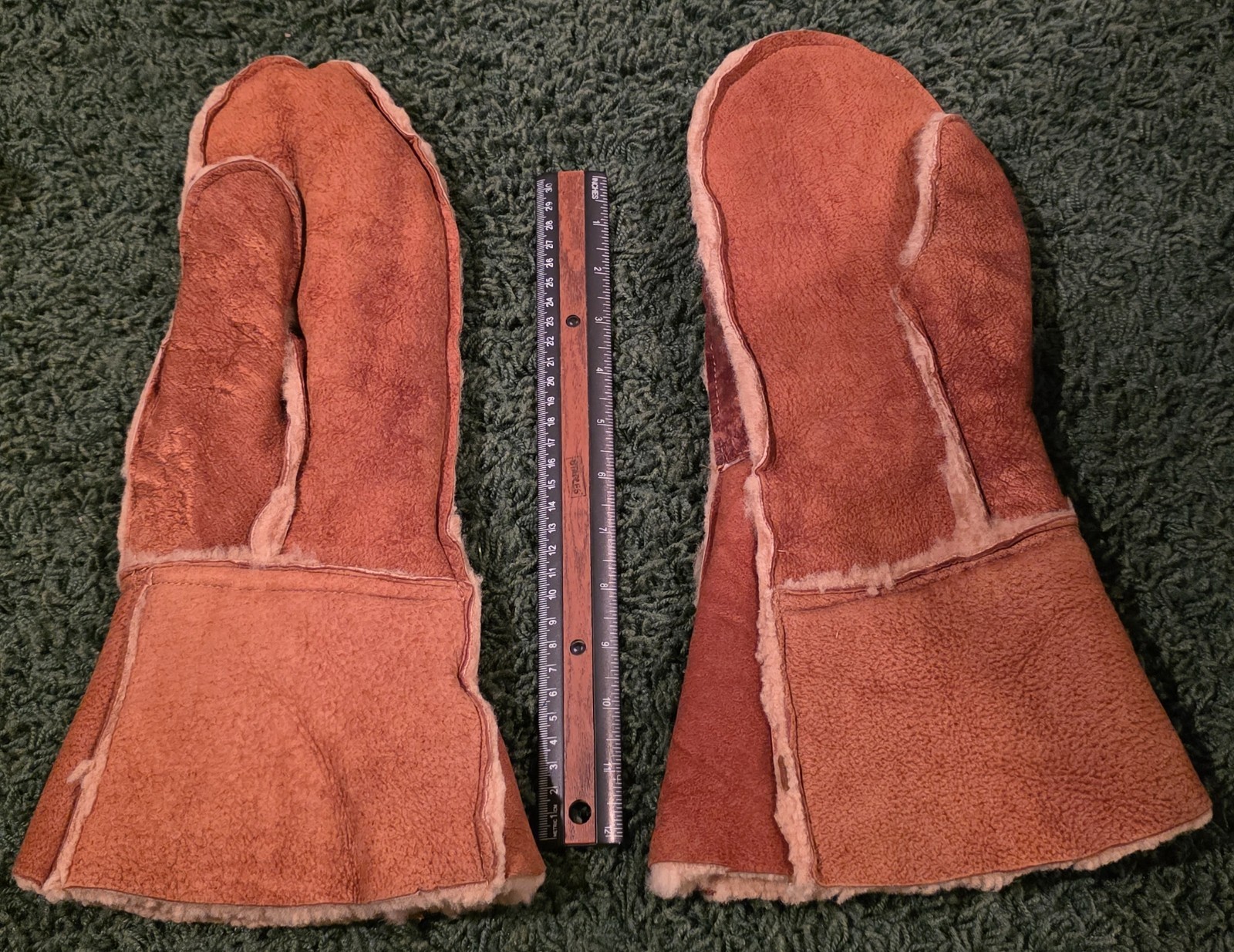 Orvis XL 15 1/2″ long Fleece Lined Leather Mittens