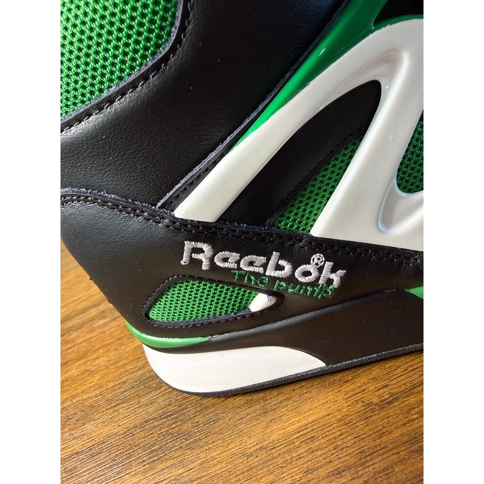 Reebok Pump Omni Zone II Mens 10.5 Black Green New GX3779 Hexalite Basketball