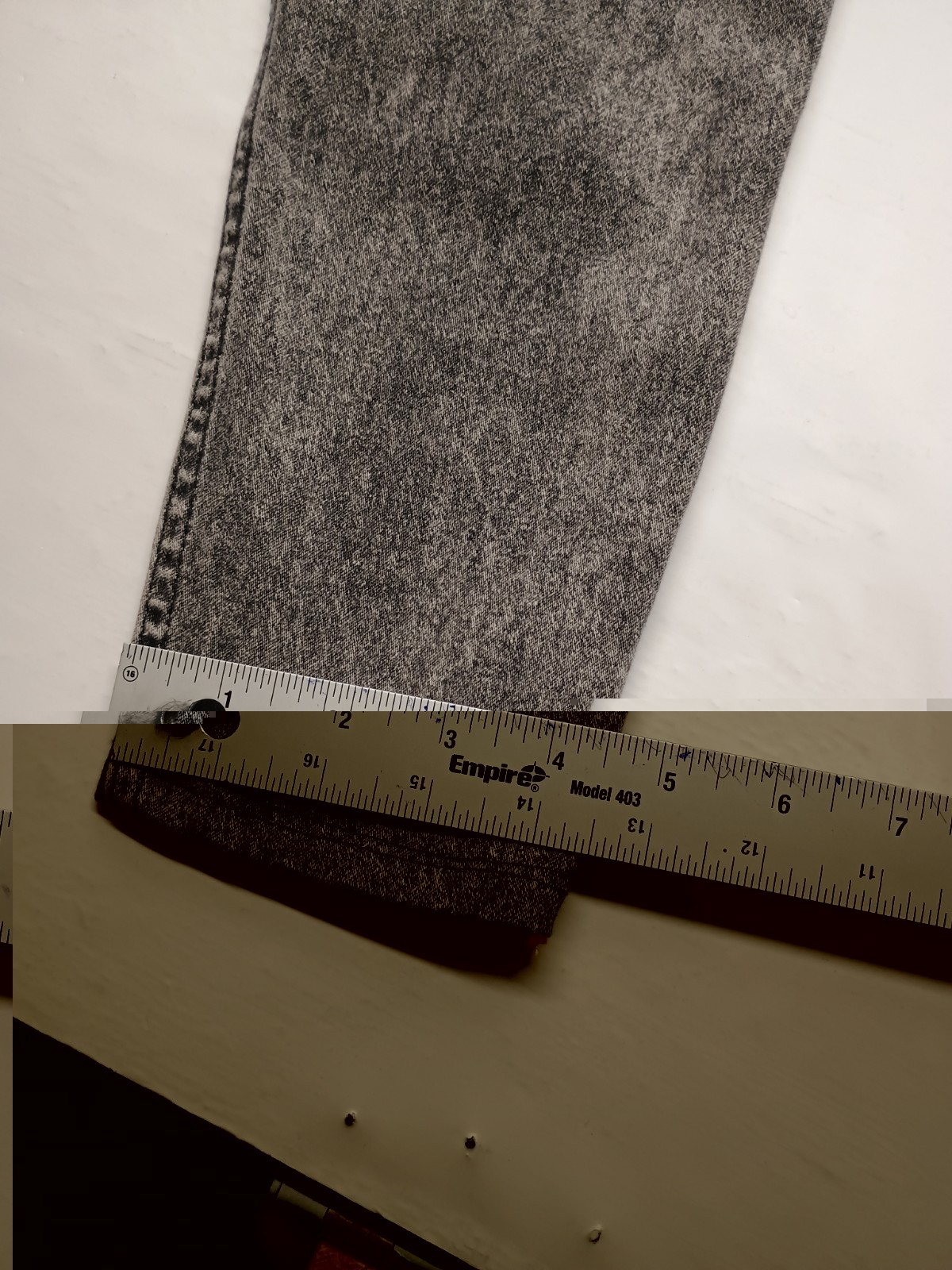 Levi’s 501 Jeans San Francisco 30×32 Gray Stonewash Check Description