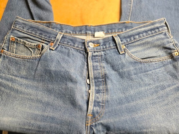Levi 501 from 2004 501xx Made In Mexico Button Fly Denim Jeans 38×36.