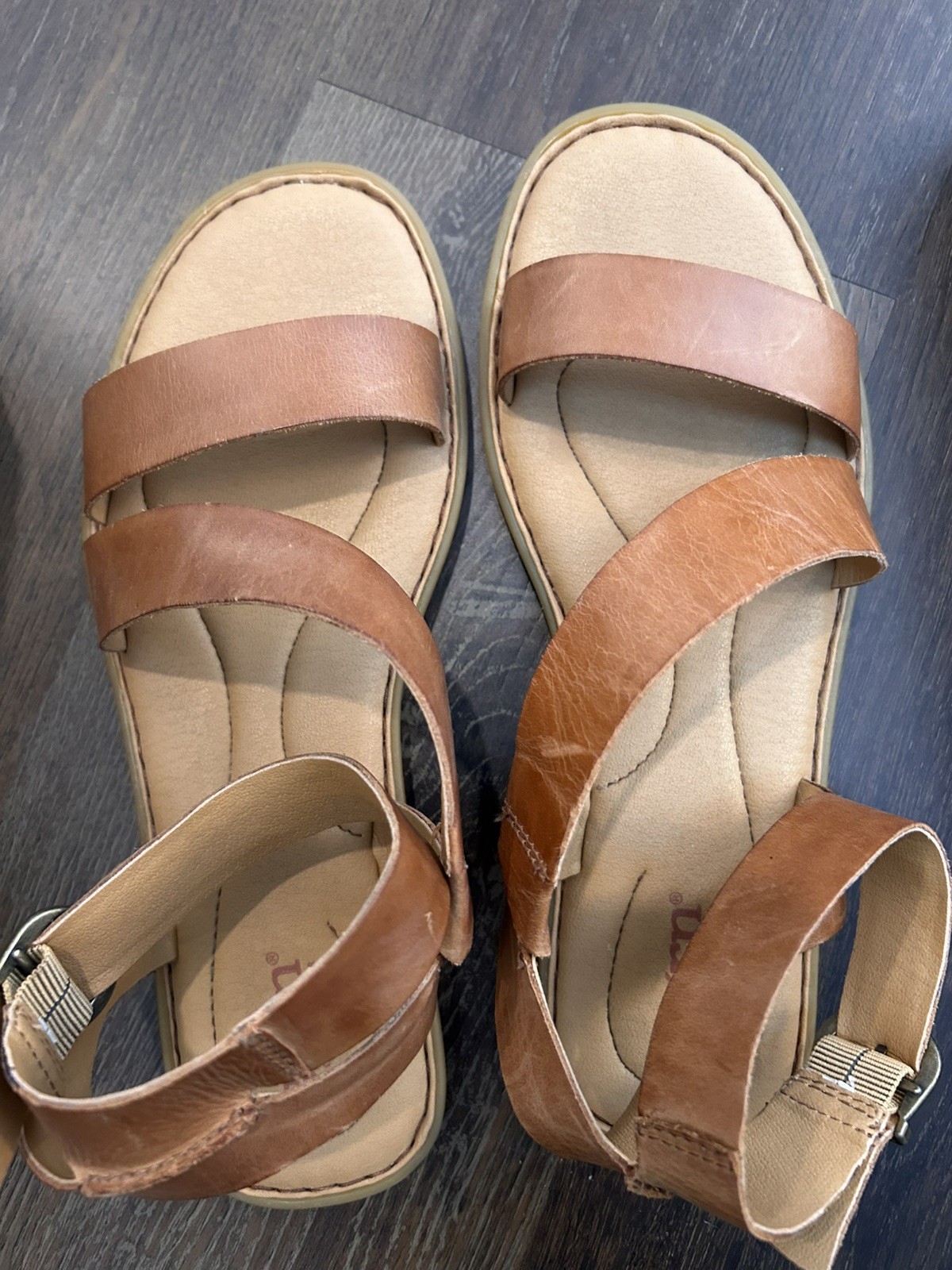 Born Leah Leather Strappy OPEN-TOE FLATS SANDALS 10 M, Tan w/box