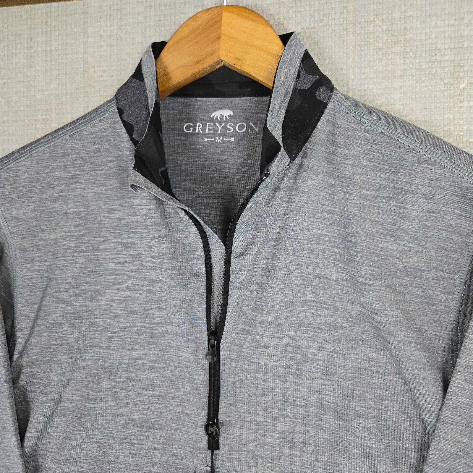 GREYSON NEW $148 Mens 1/4 Zip Medium Lightweight Wicking Brrr Fabric Golf Wolf