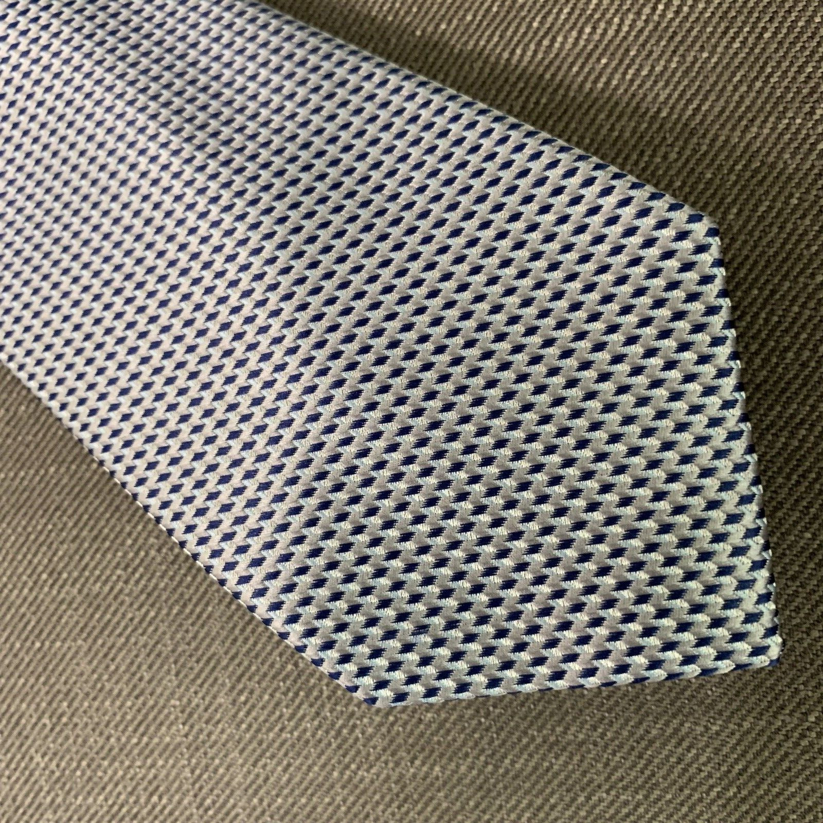 Perry Ellis Men’s Neck Tie Geometric Gaines Mini Classic Grey Silver Blue NWT