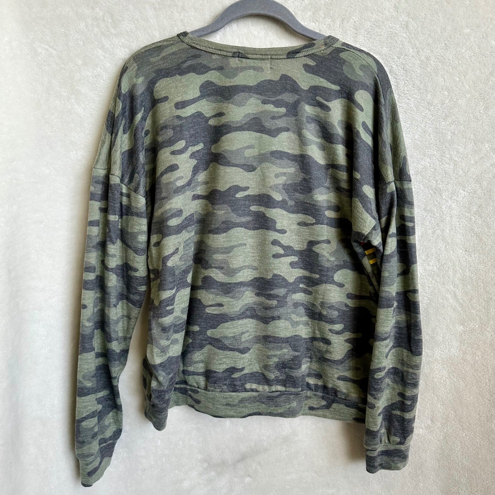 P.J. Salvage Women’s Size Medium Camouflage Neon Sunset Stripe Sweatshirt EUC