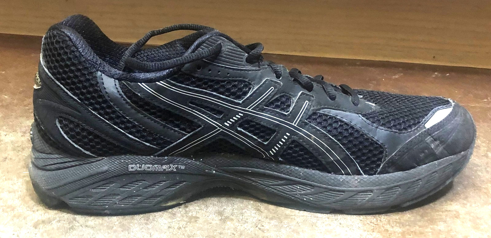 ASICS MEN’S GT-2150 RUNNING SHOES SIZE 11.0 BLACK & SILVER