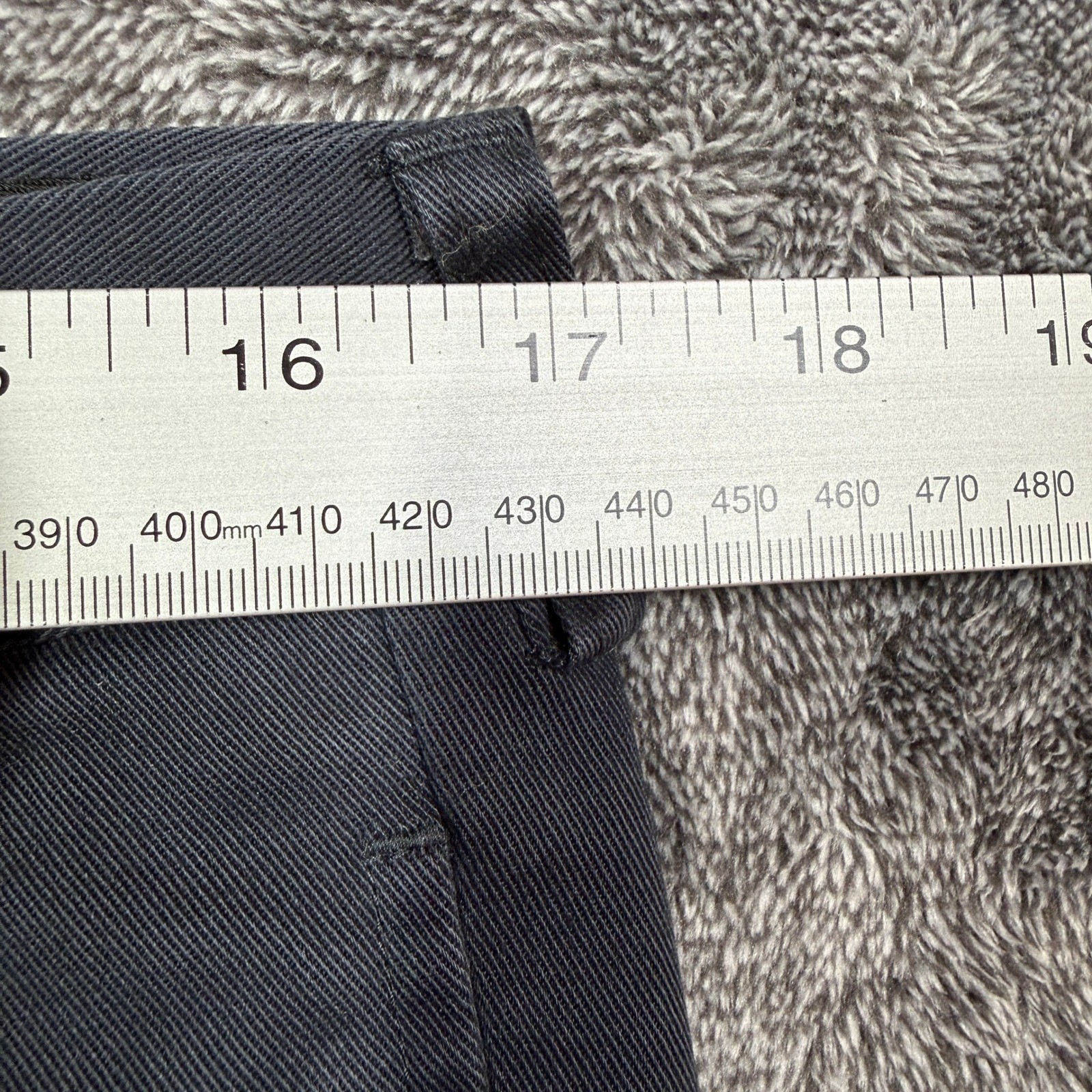 LL Bean Pants Mens 33×30 Navy Blue Classic Fit Pleated Chinos Cotton Twill
