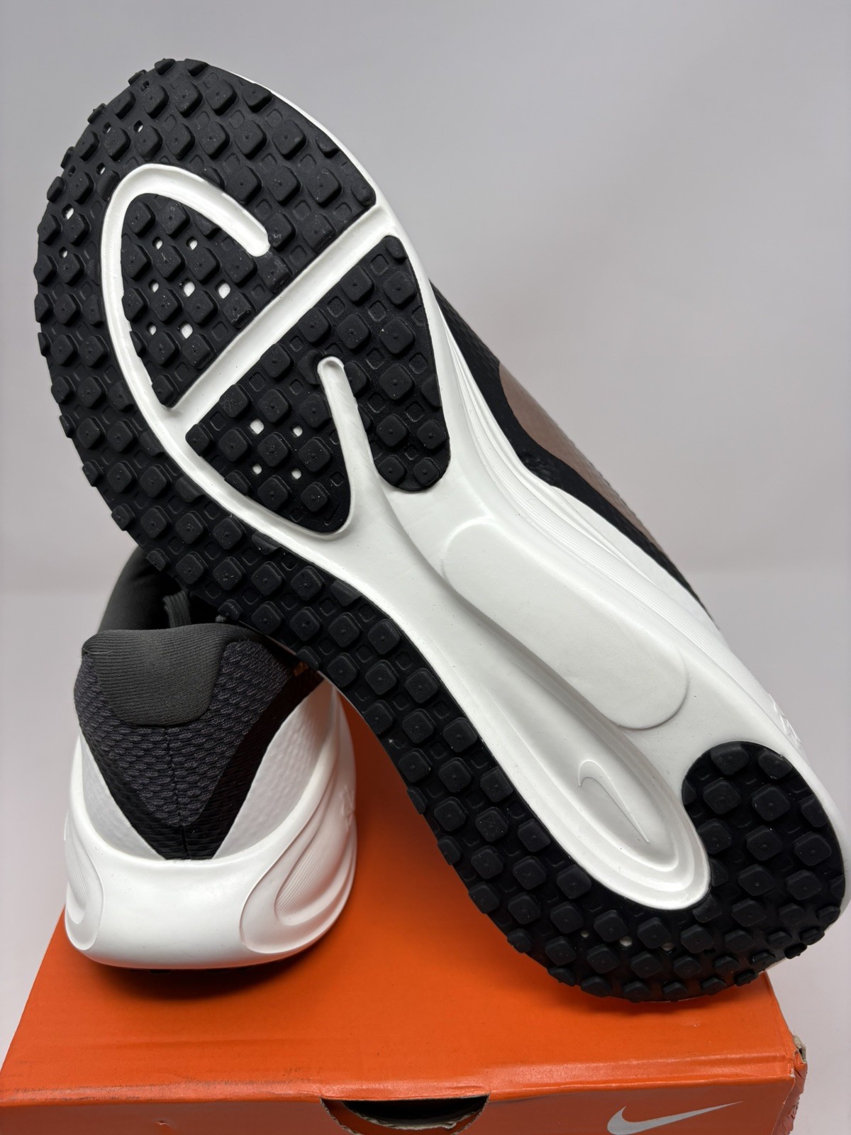 Nike Revolution 8 Ash Black Women’s Size 9 Shoes Athletic Running HJ8485-200 NEW