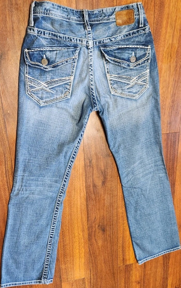 BKE Aiden Bootcut Jeans 30×31 Light Wash Thick Stitch Flap Pockets Denim Buckle
