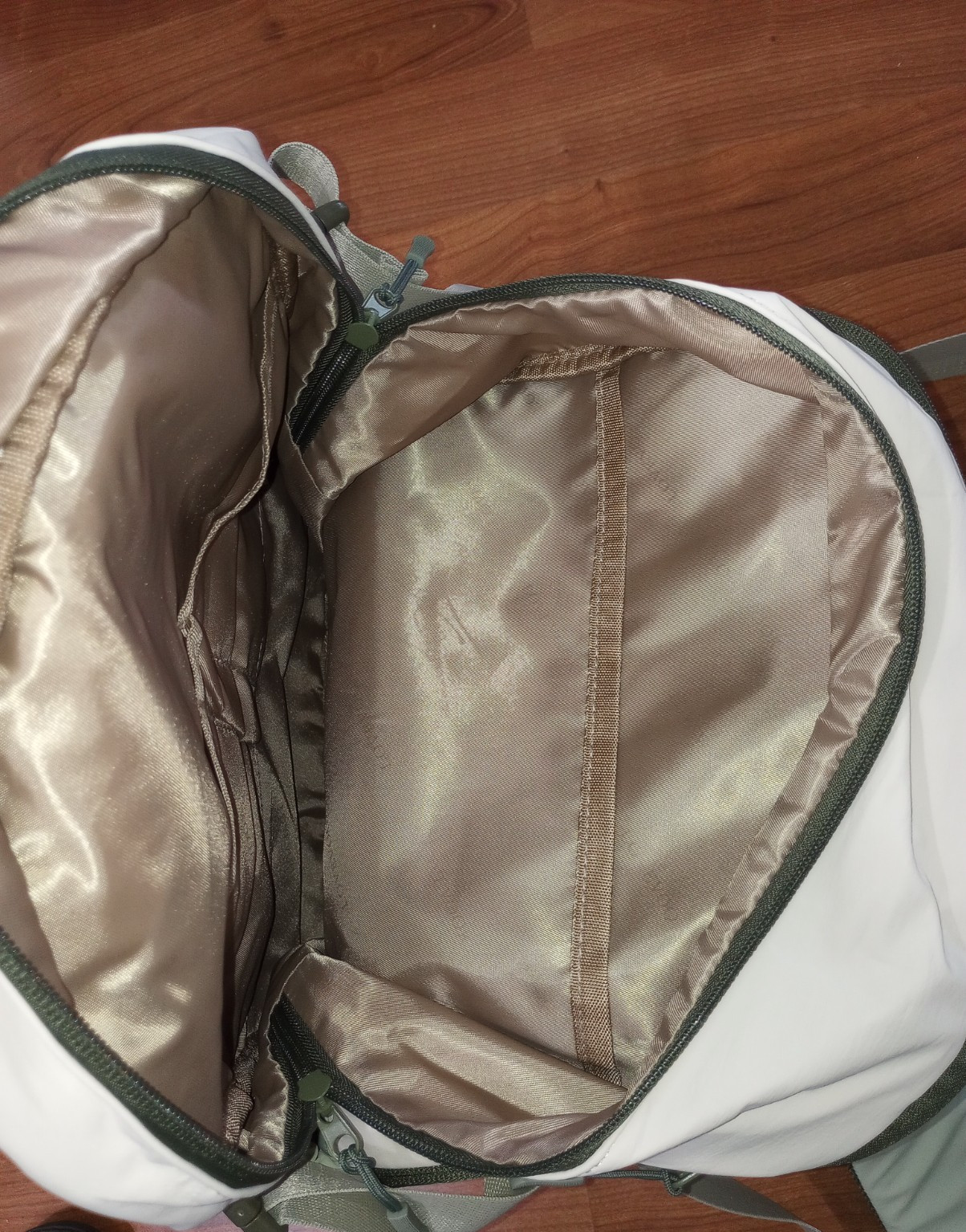 NWT LOVEVOOK Women’s Backpack, 15.6 Inch Laptop, School Backpack GREEN/BEIGE