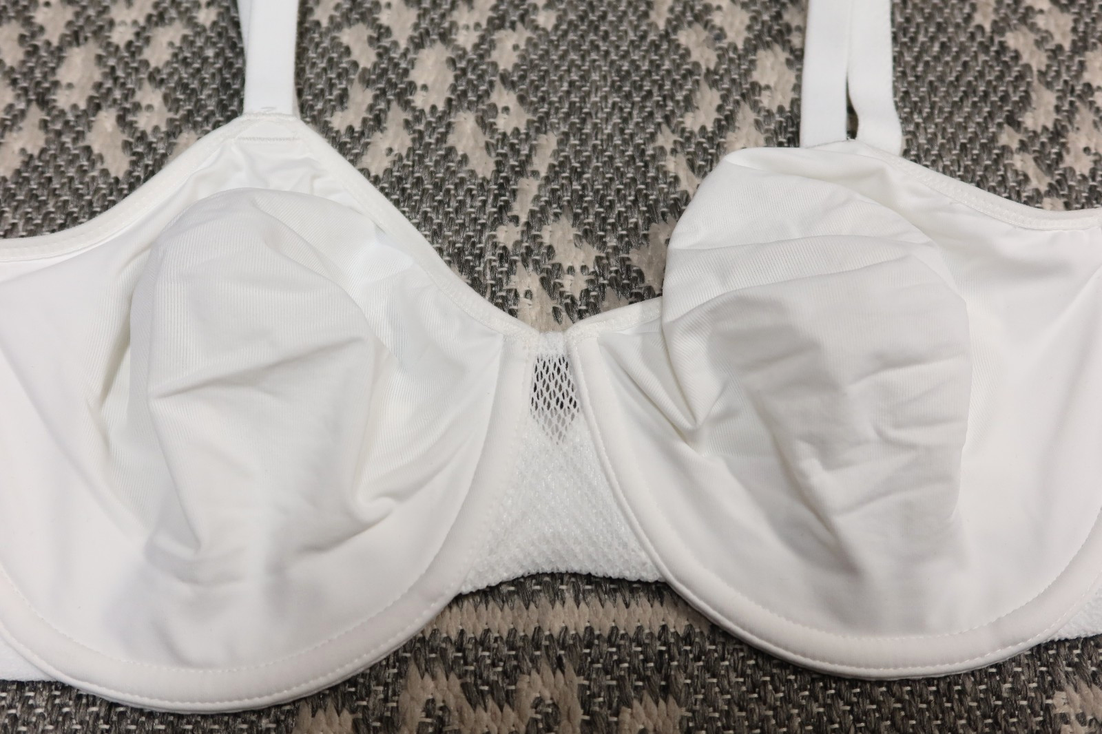 New Wacoal Wacoal Keep Your Cool Underwire Bra – Size 34D – White – # 855378