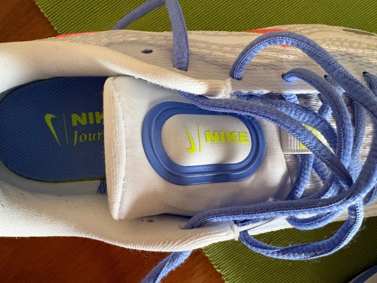 Nike Journey Women’s Running Shoes ComfiRide Size 11 white /blue accent Sneakers