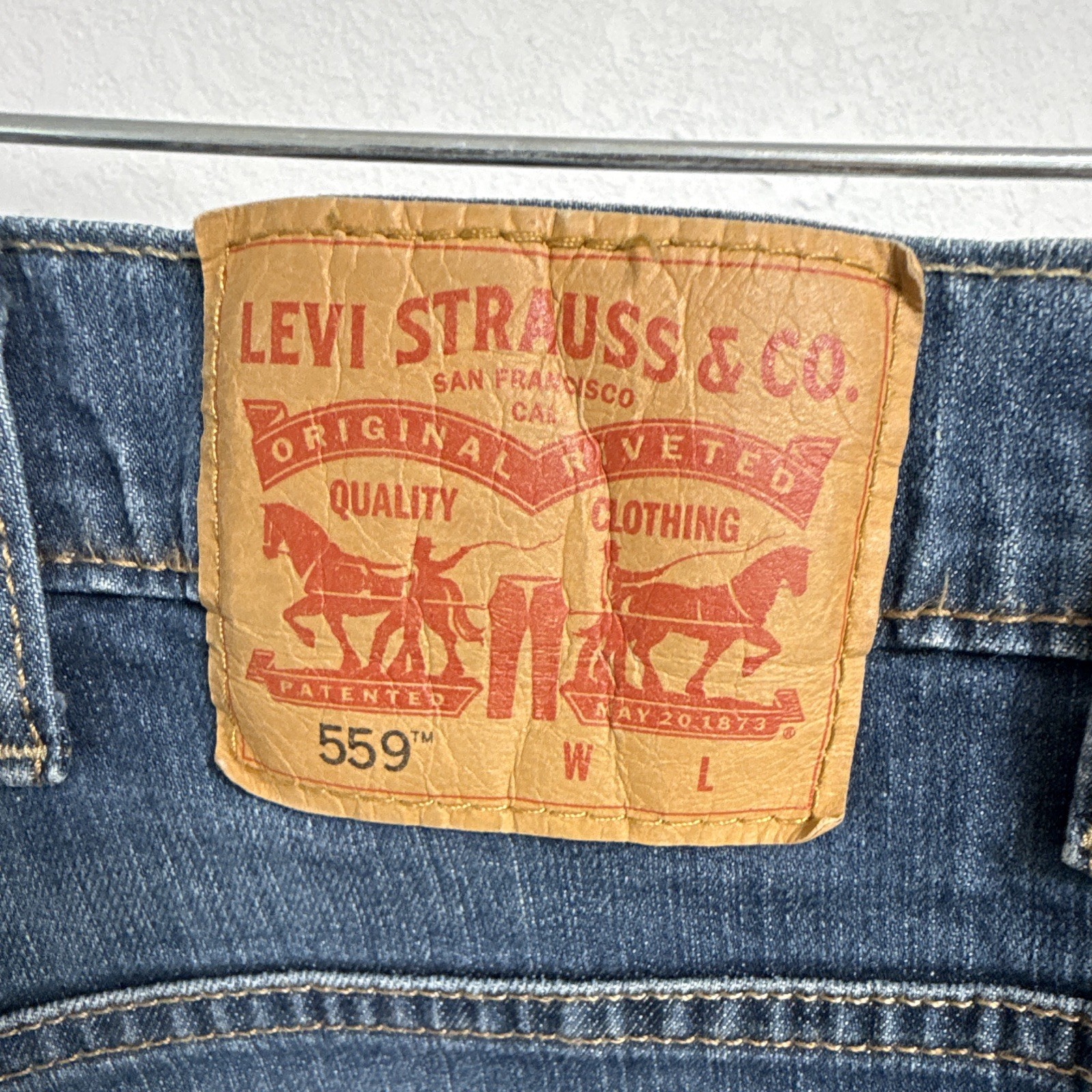 Levi’s Men’s Blue Denim Jeans Relaxed Fit Straight Mid Rise 5-Pocket