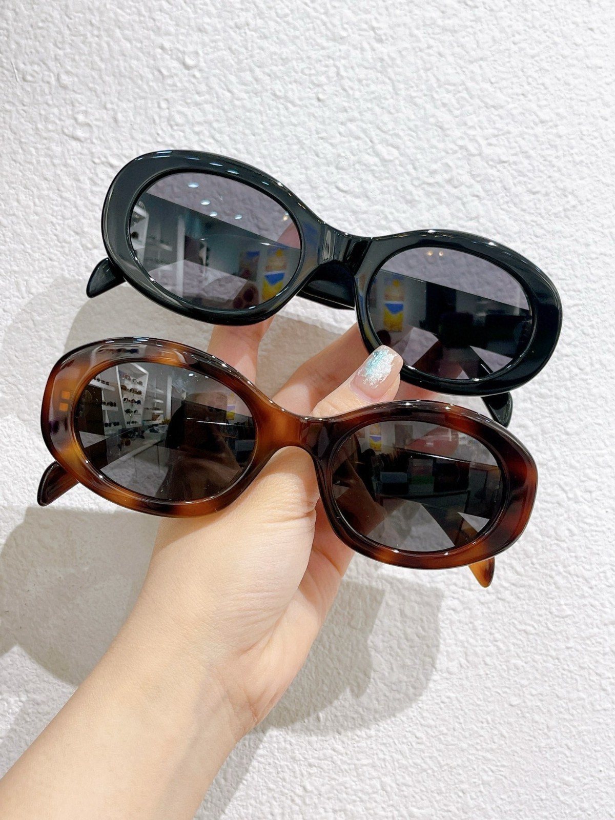 CELINE CL40194U Acetate Oval Sunglasses Havana Tortoise Gold Logo 52‑22‑145