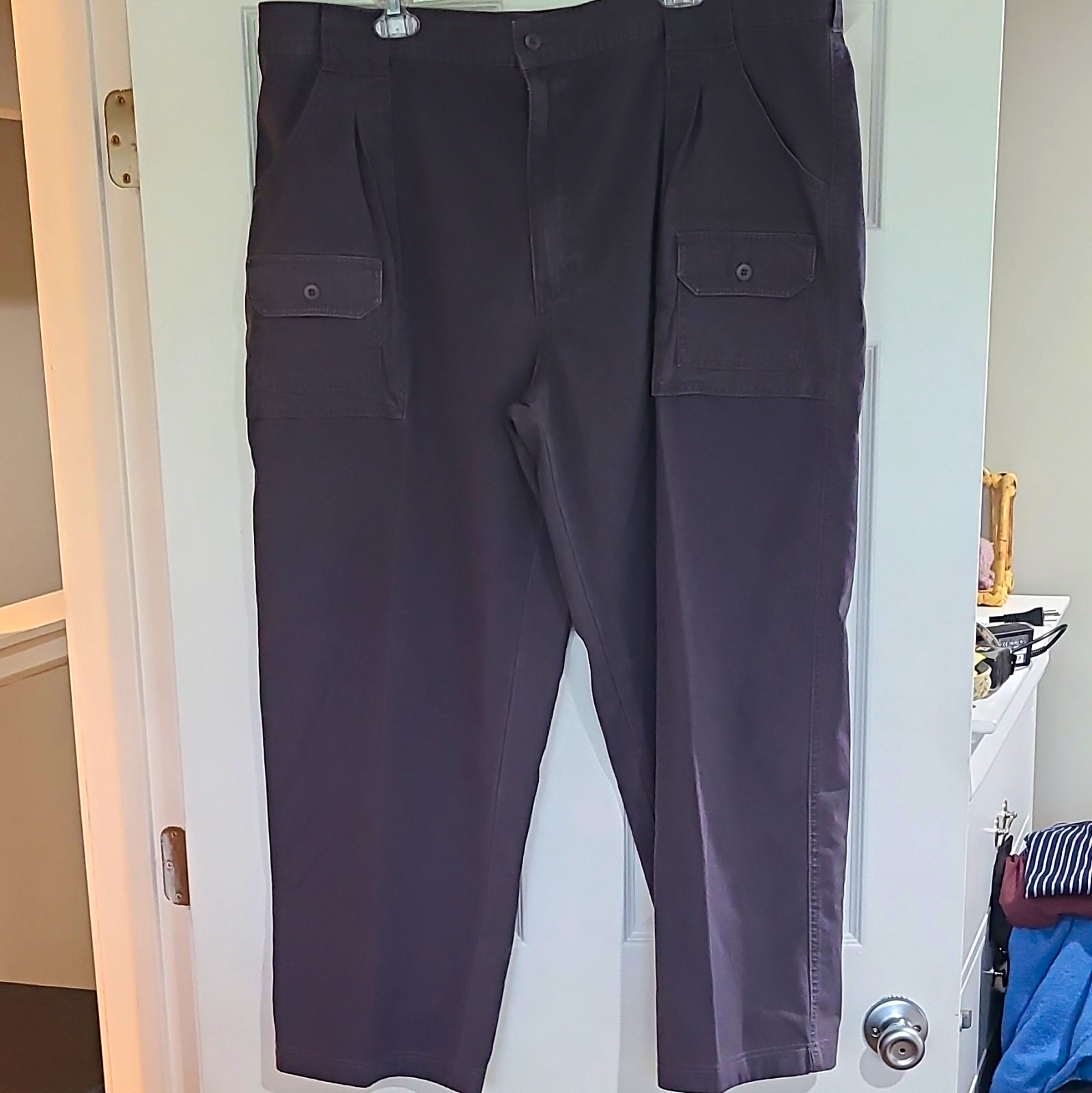 Cabela’s Men’s Gray Cargo Pants Flat Front Straight Leg Regular Fit 42×30