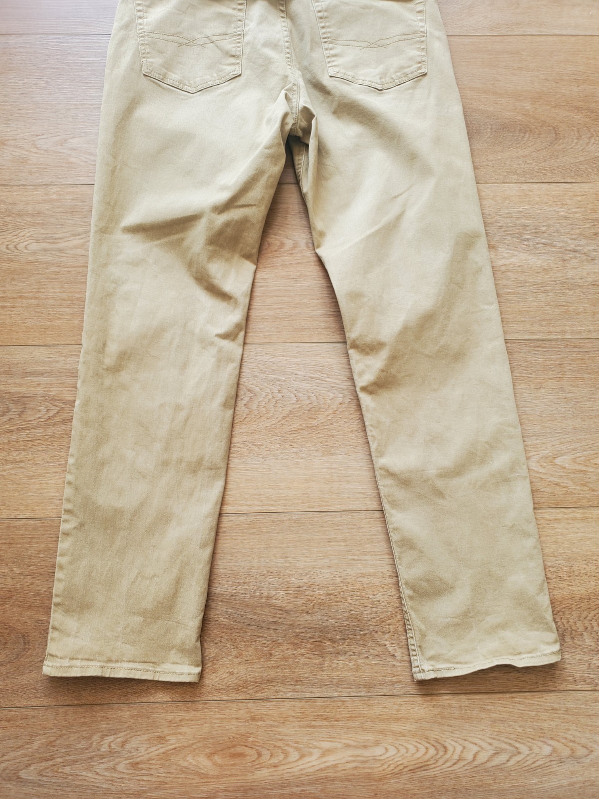 Signature by Levi Strauss & Co Men’s Athletic Straight Beige Stretch Jeans