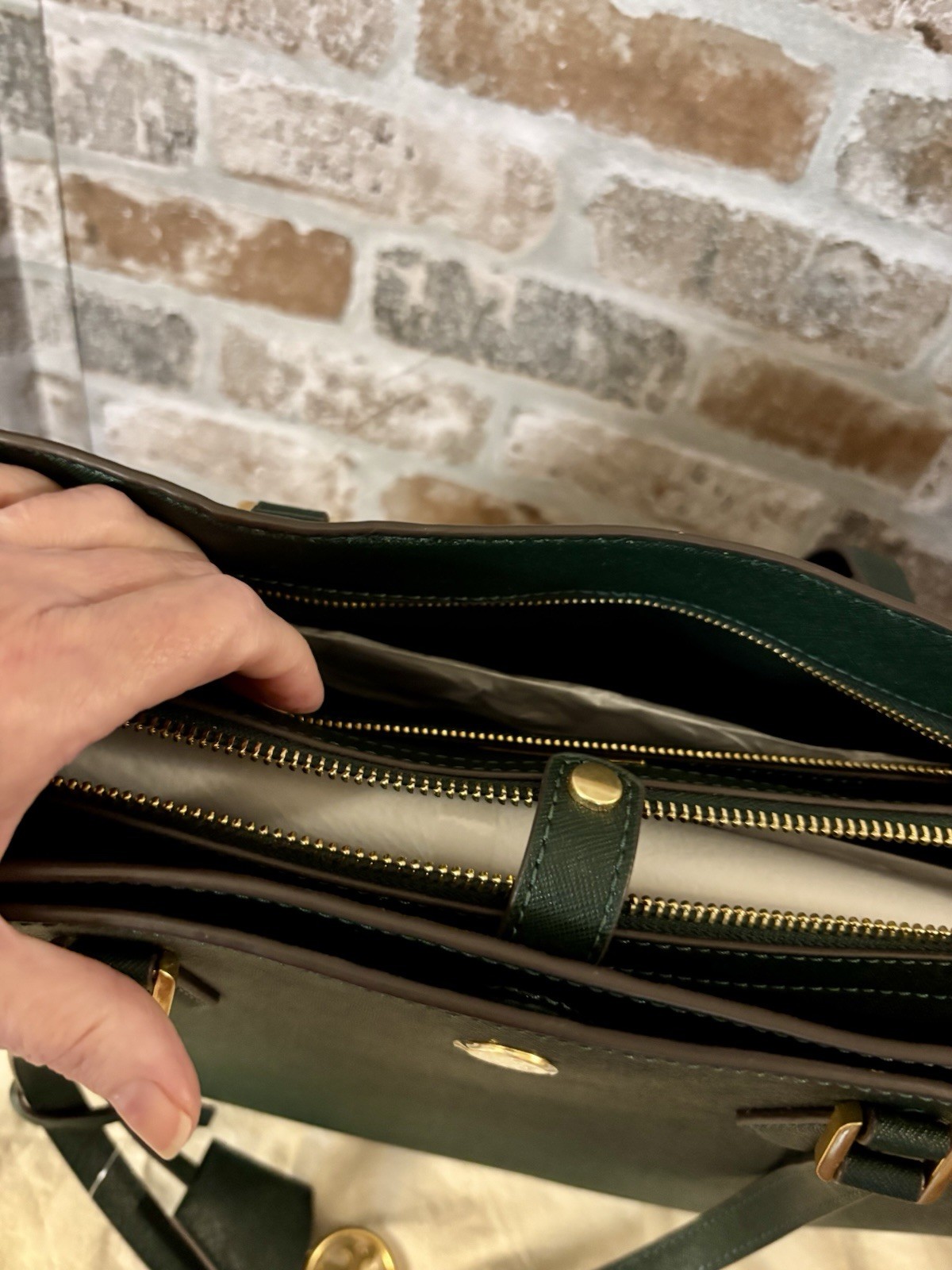 NWT Tory Burch Robinson Saffiano Pine Green Large Handbag W/Dust Bag (nonsmkr)