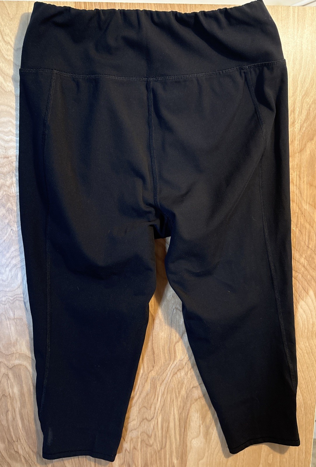 NWT MTA SPORT Womens M Active Capri Leggings