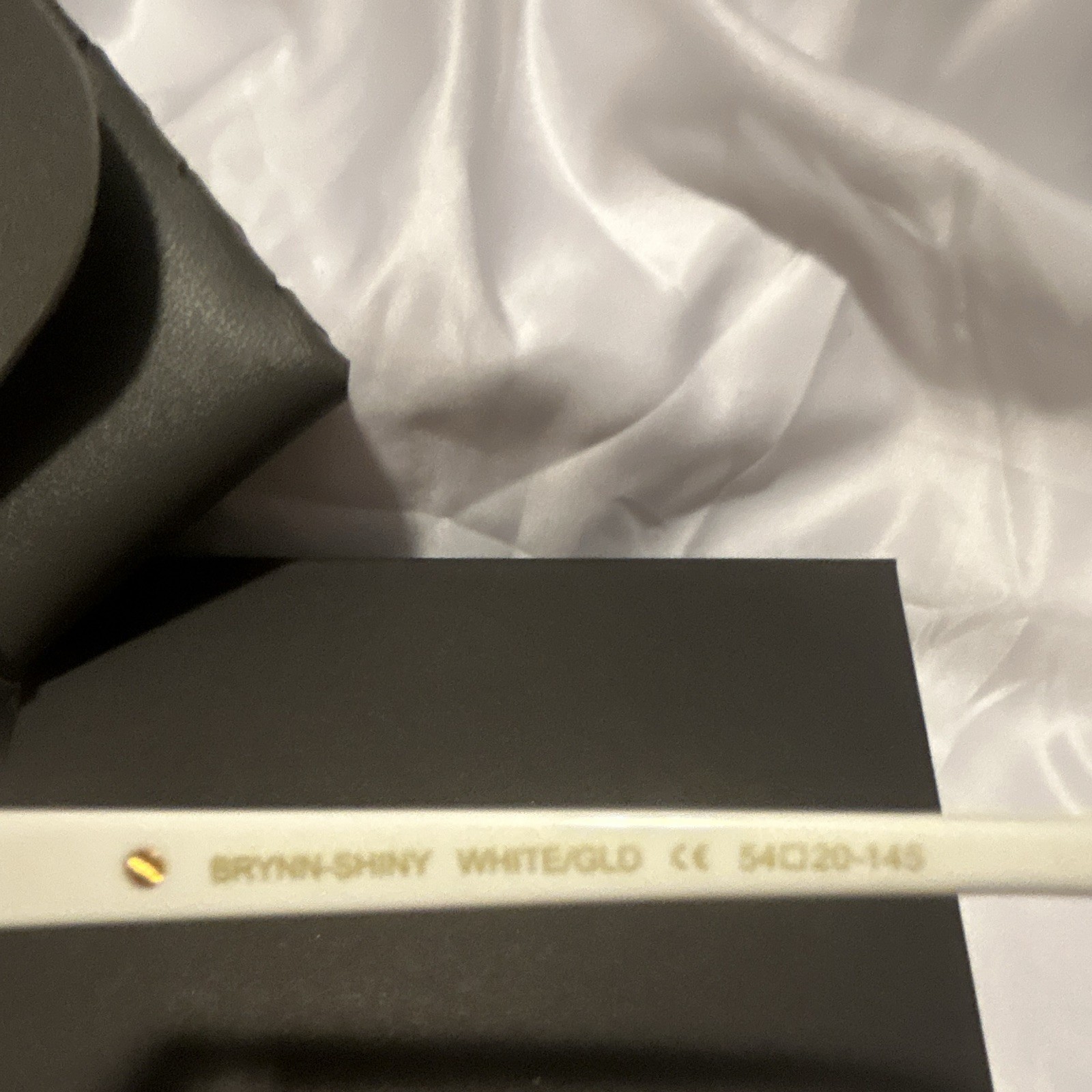 FREIDA ROTHMAN Brynn Oversized Square Sunglasses White/Gold UV400 54-20-145