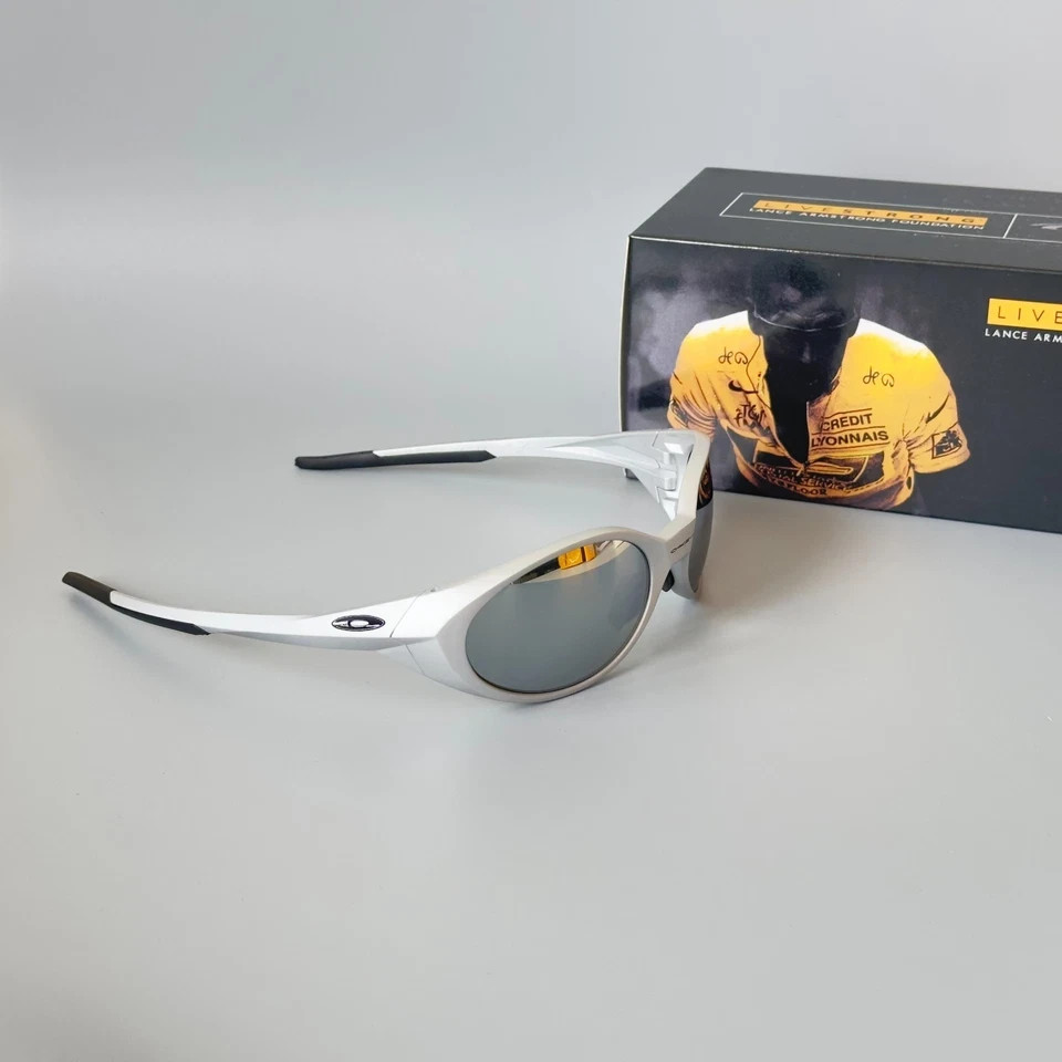 Vintage Oakley Eye Jacket Redux OO9438 Silver Frame Silver Mirror Sunglasses Y2K