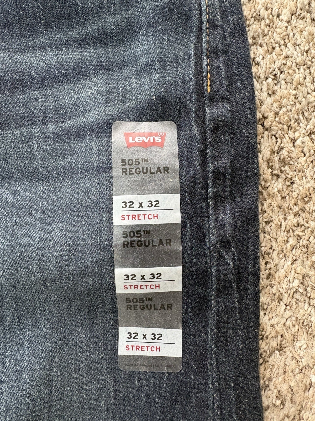 NWT. Levi’s 505 Regular Men’s Original Fit Jeans – Blue. 32×32