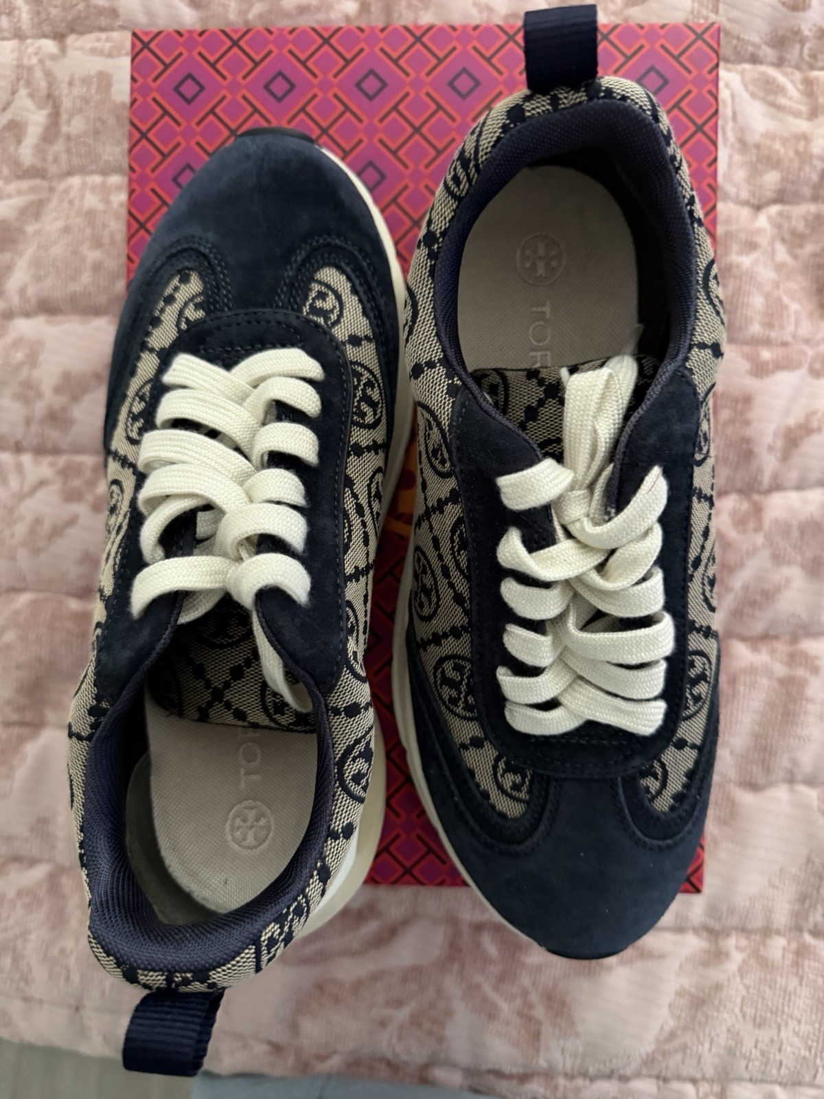 Tory Burch T Monogram Good Luck Trainer Women’s Low Top Lace-Up Navy 87331
