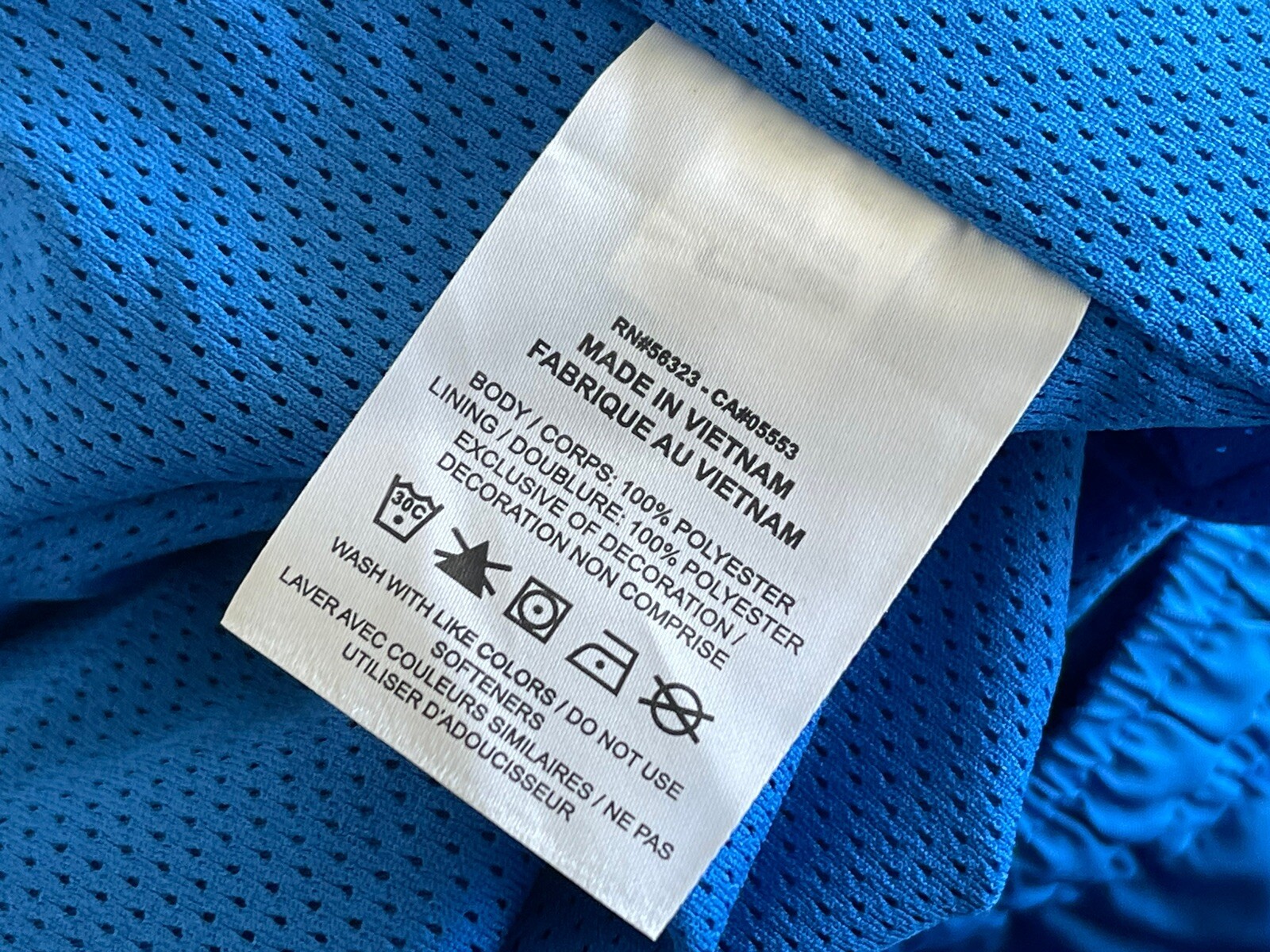Nike Men’s Blue Standard Fit Mid Thigh Length Shorts Size Large NWT