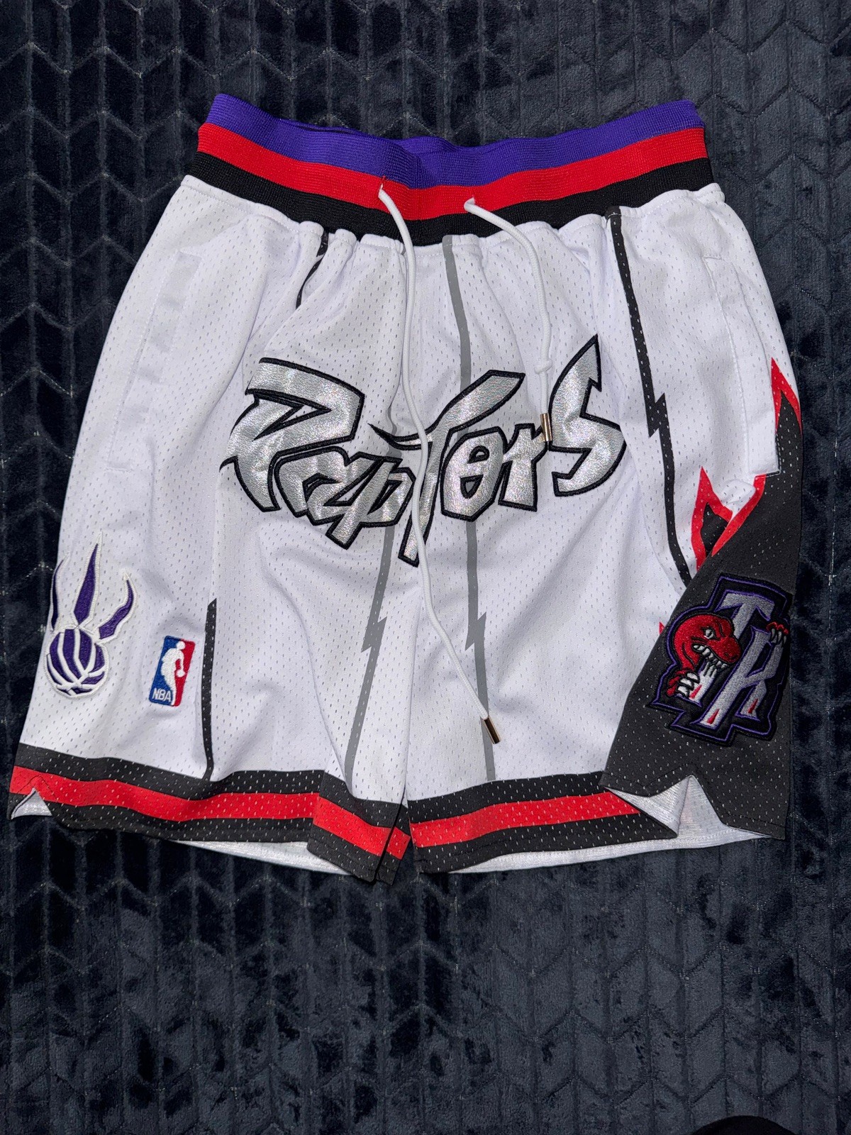 Toronto Raptors Retro Just Don Basketball NBA Shorts White Size M