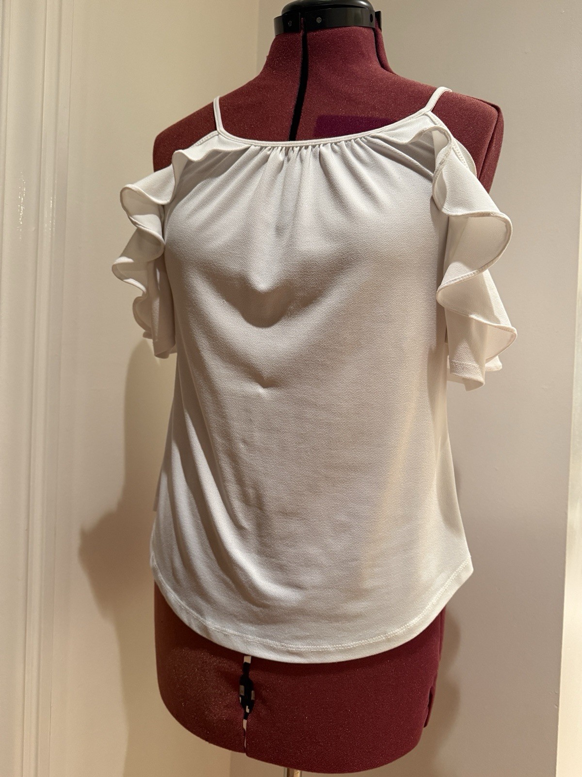 7th Avenue Design Studio NY&Co White Solid Ruffle Cold Shoulder Cami Blouse XS