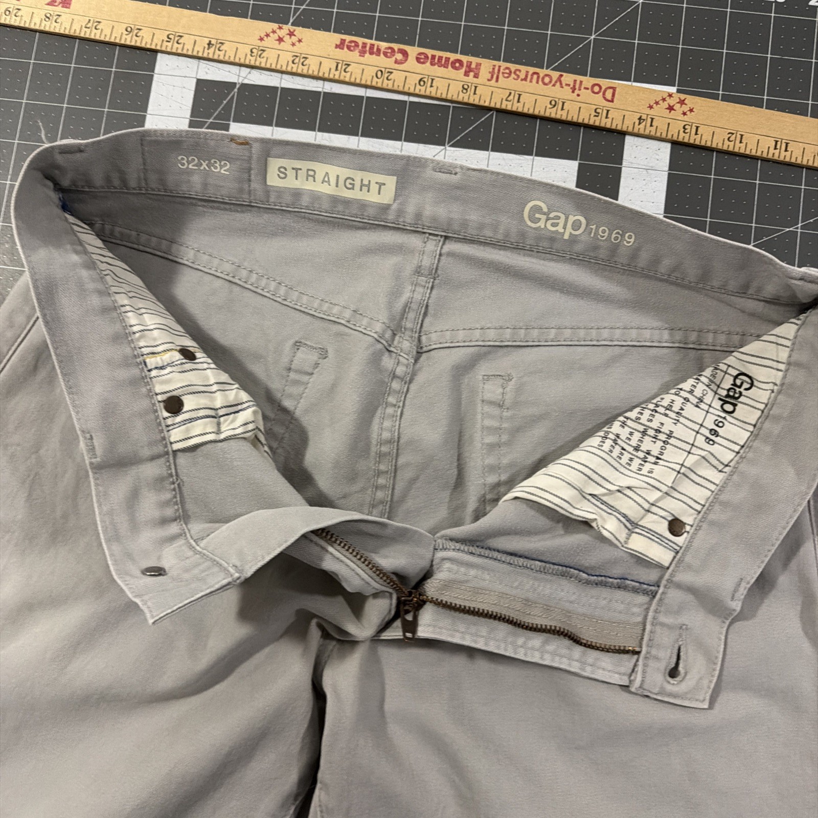 GAP 1969 Jeans Mens 32×32 Chalk Gray Straight Leg Stretch Denim Y2K