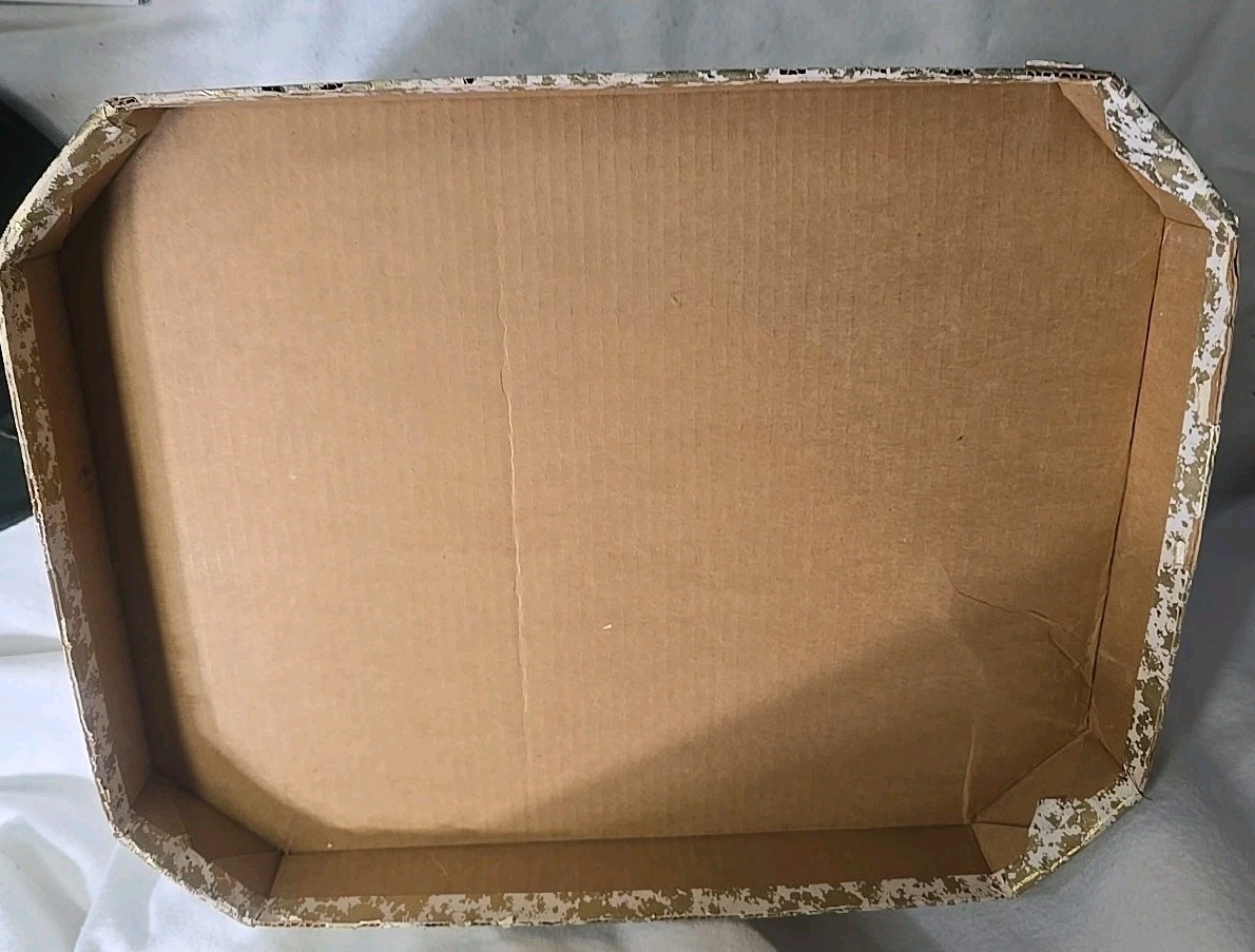 Vintage Large Beaver Hat Box APPROX 17″×13″×8” Cowboy Style Gold White 2025