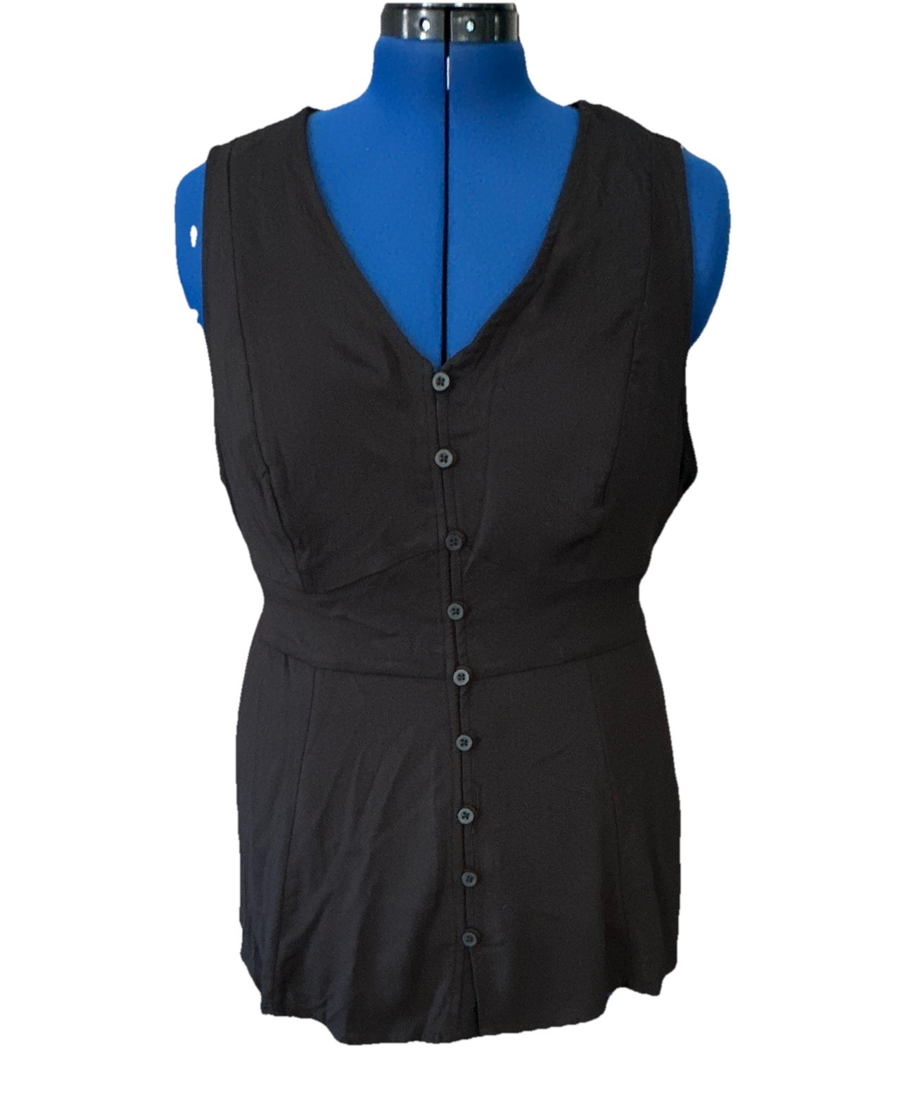 Torrid Women’s 0 Plus Black Solid V-Neck Button Front Sleeveless Tank 40470105