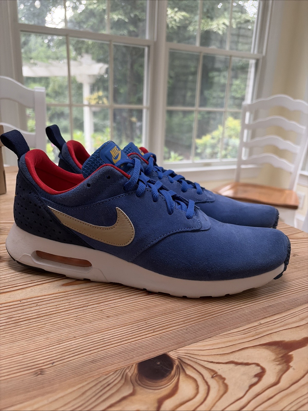 Nike Air Max Tavas Suede Size 9.5 Men’s Gym Blue Yellow Beige
