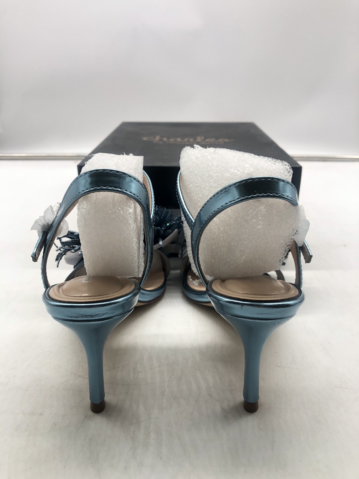 Charles by Charles David Women’s Dainty Baby Blue Metallic Smooth Size 6.5 M