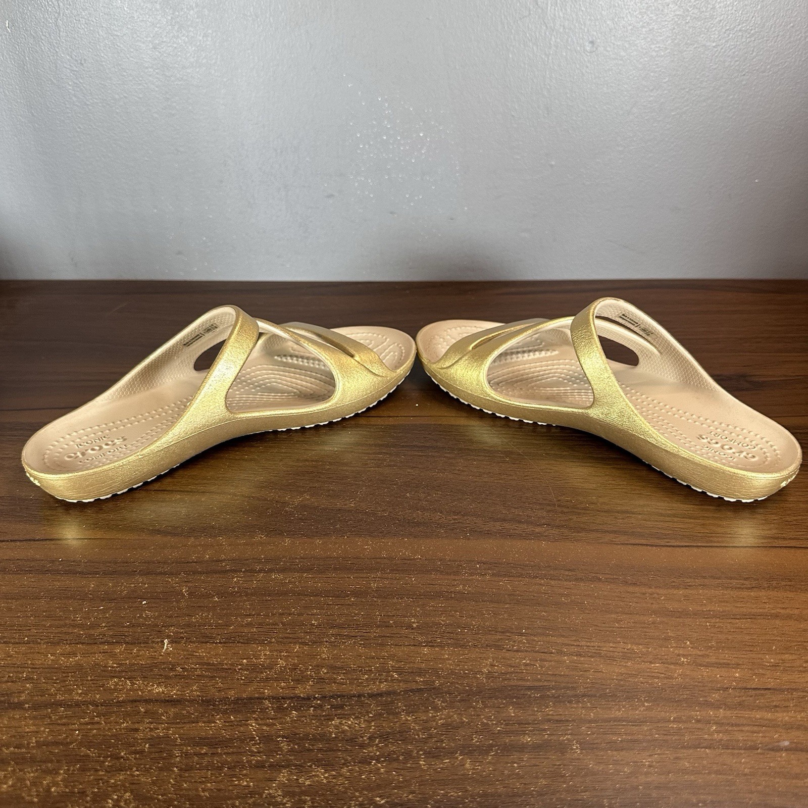 Crocs Sandals Womens 6 Kadee II Slide Metallic Gold Casual 210147