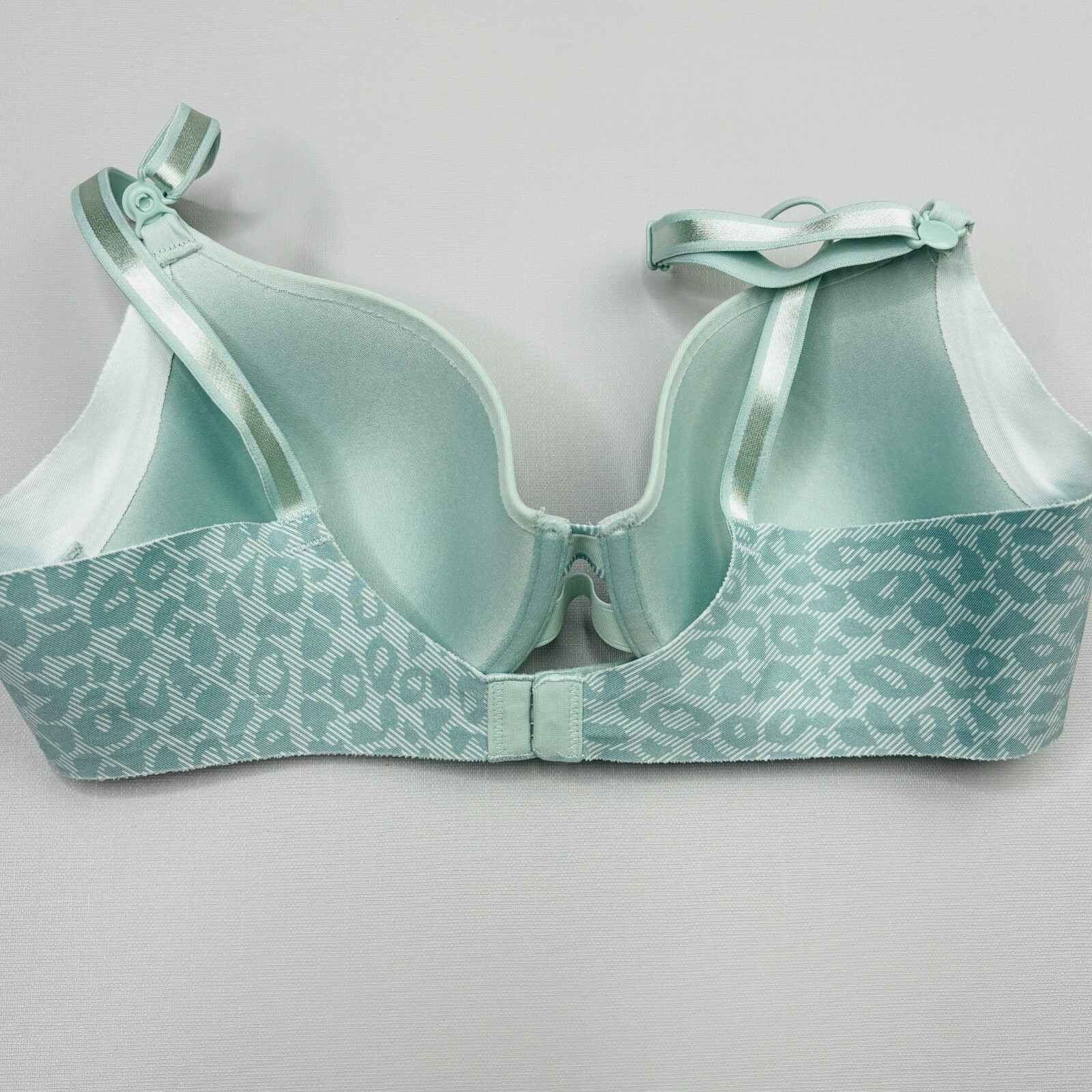 Warners No Side Effects Bra 34B Green Satin Padded Cups Back Smoothing 5781
