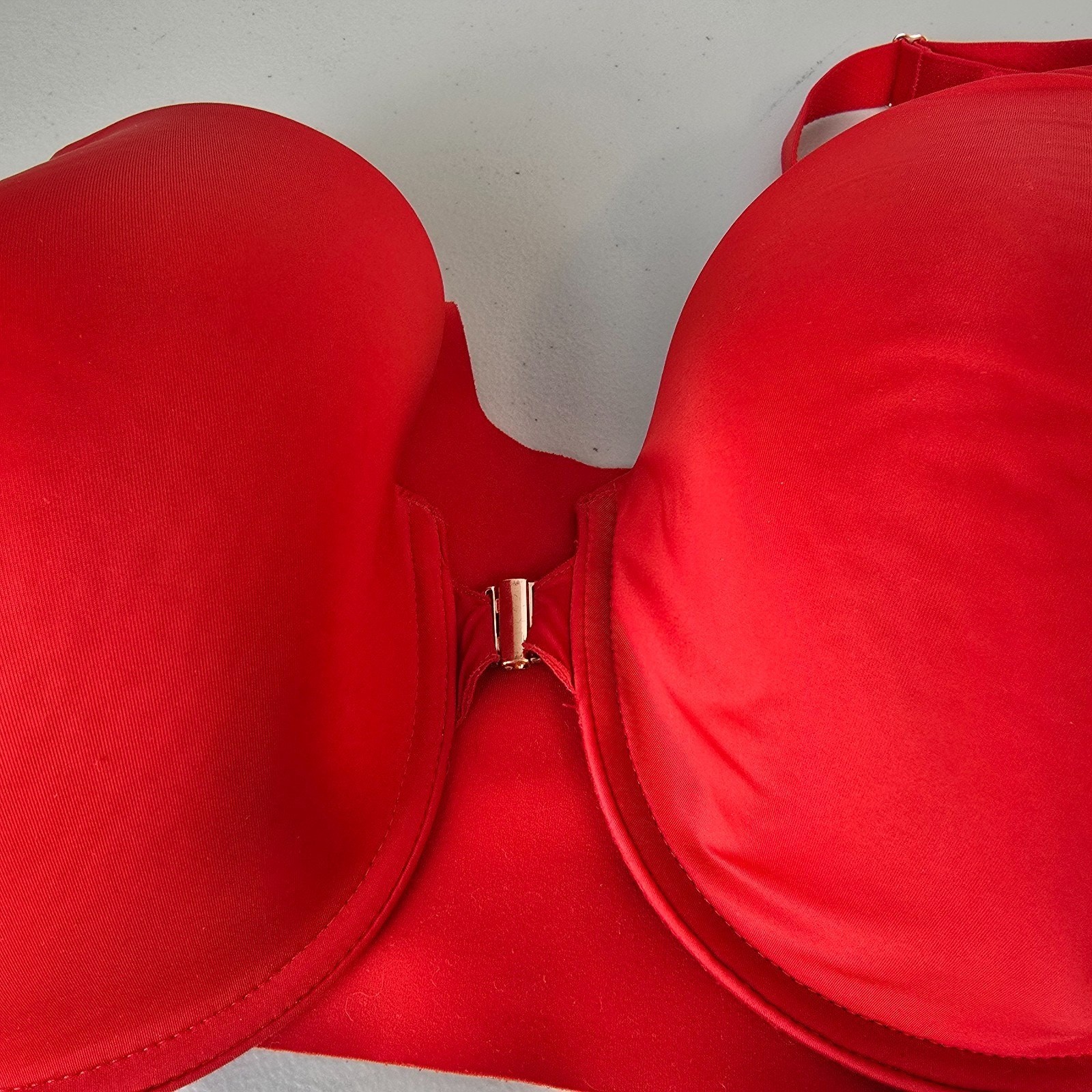 Soma Bra Women’s 42D Vanishing 360 Perfect Coverage Red Front Clasp