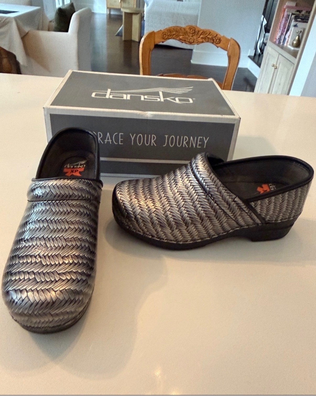 Dansko shoes XP 2.0 Gray Silver Black Knit Pattern Pattent Slip on Leather Clog