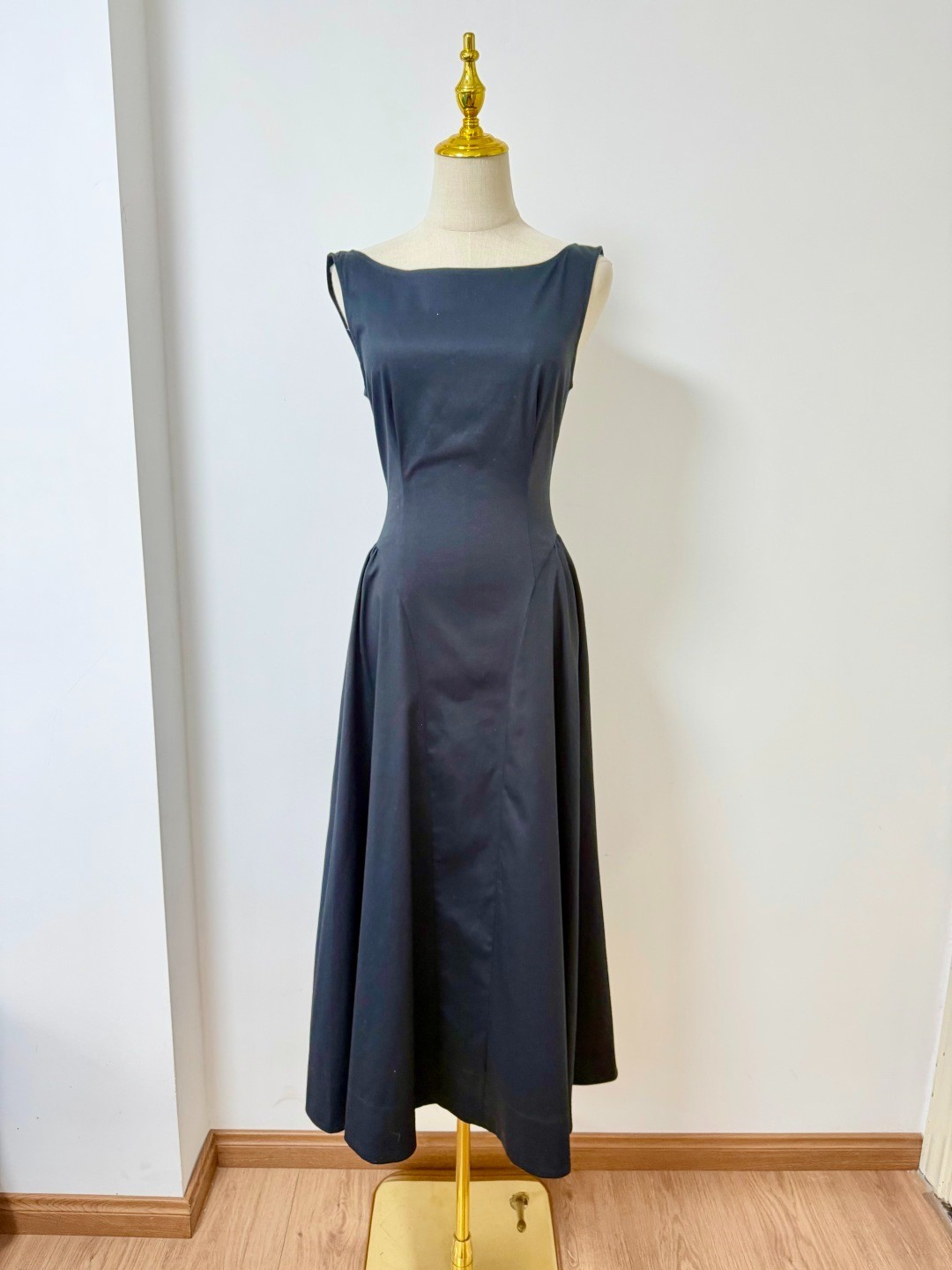Helsa Stretch Organic Cotton Midi Dress