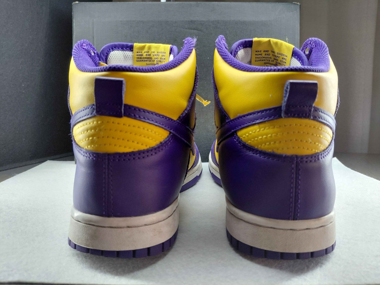 Mens Size 7.5 – Nike Dunk High Lakers Used Good Condition