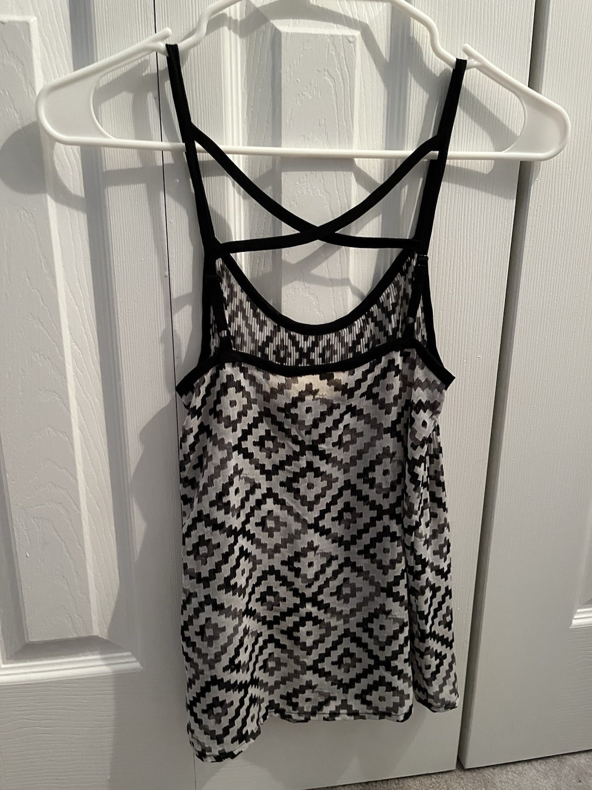 Black And White XS Loose Fitted Spaghetti Strap Thin Tank Top