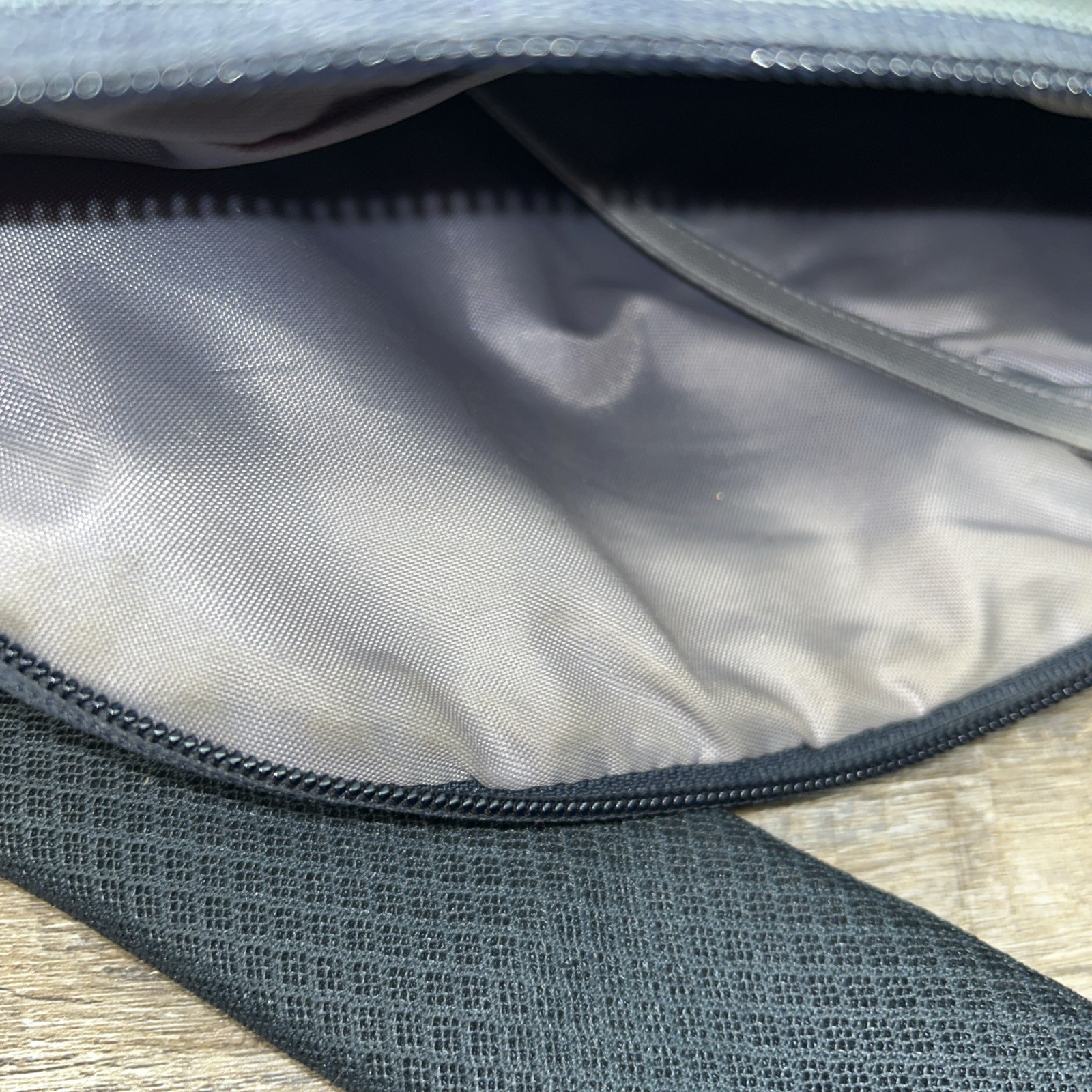 Gently Used Patagonia ATOM 8 Liter Crossbody Bag