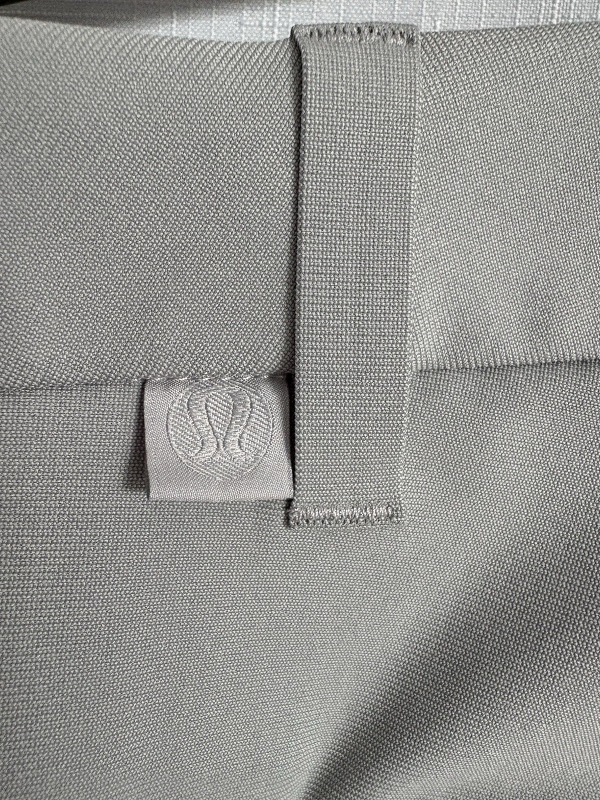 Lululemon Men’s Gray Slim Tapered Flat Front Pants Stretch Pockets Waist 35