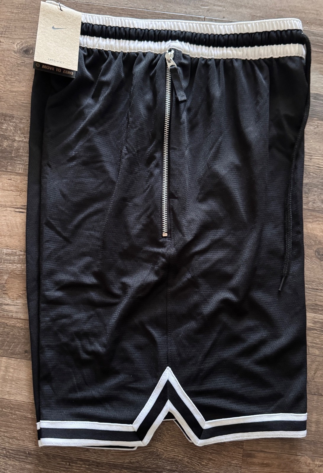 NWT Mens Nike L Black/White Dri-Fit Micro Mesh DNA Basketball Shorts Large