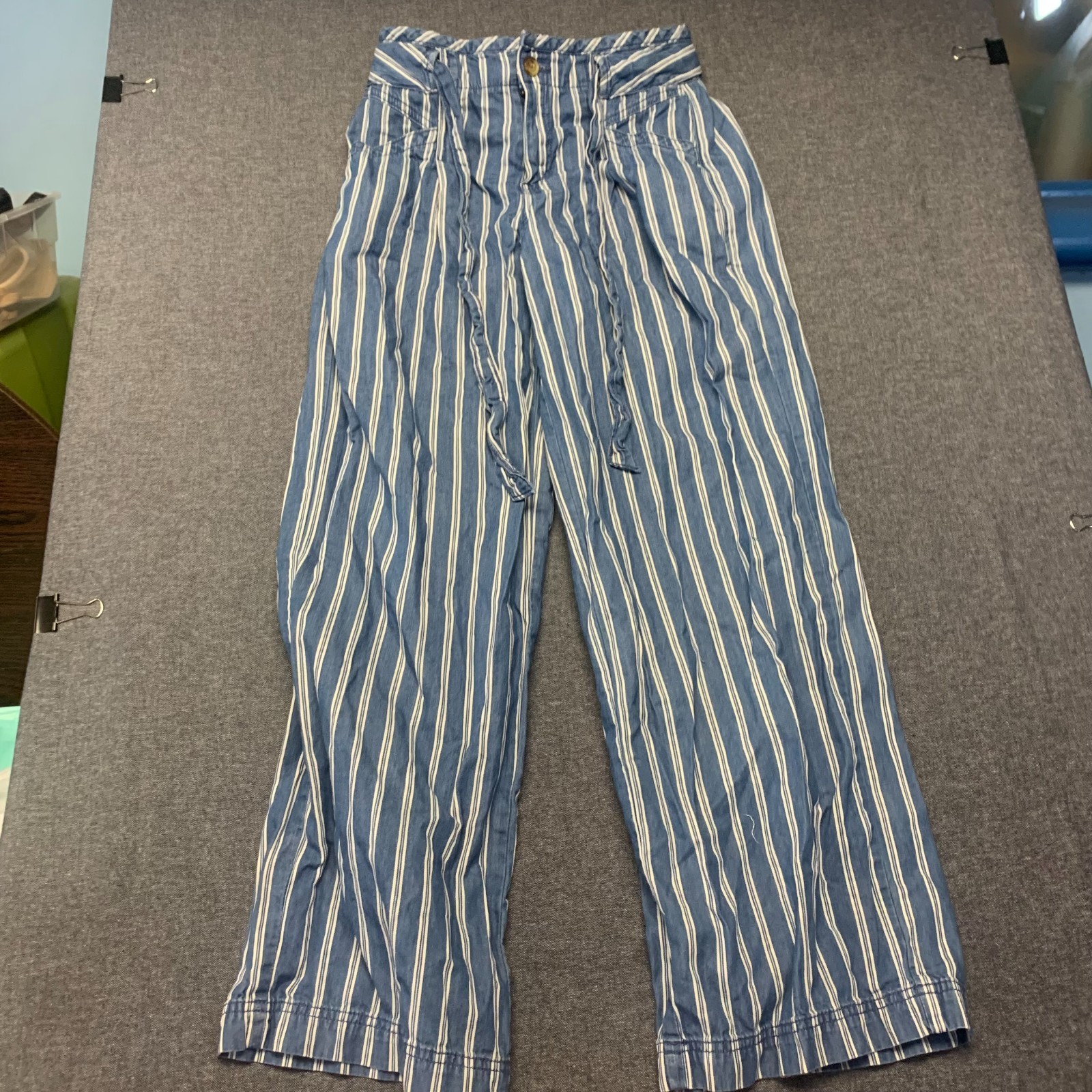 American Eagle Womens Paperbag Pants Size 0 Blue Striped Relaxed Fit 100% Cotton