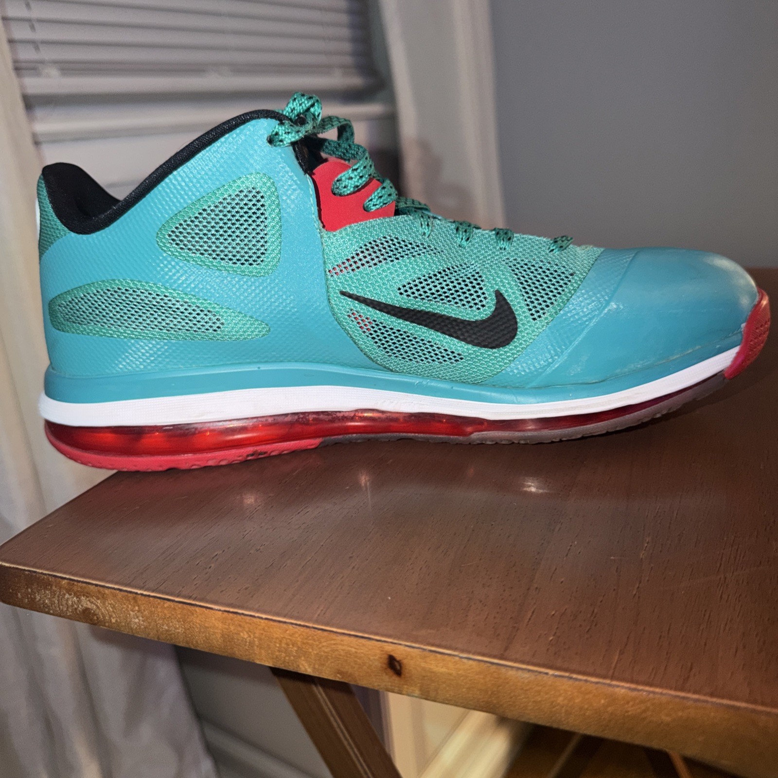 Nike LeBron IX 9 Men’s Size 11 Pre-owned Good Condition