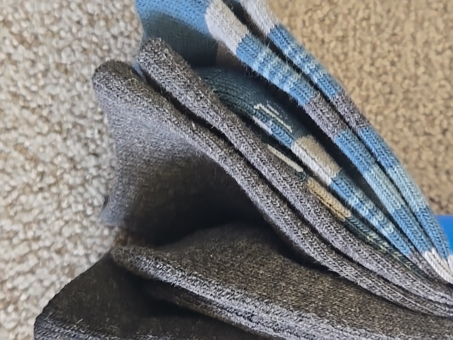 Columbia 4 Pair Every Day Crew Socks Men’s Sz 6-12 NWT Blue Black Taupe Gray
