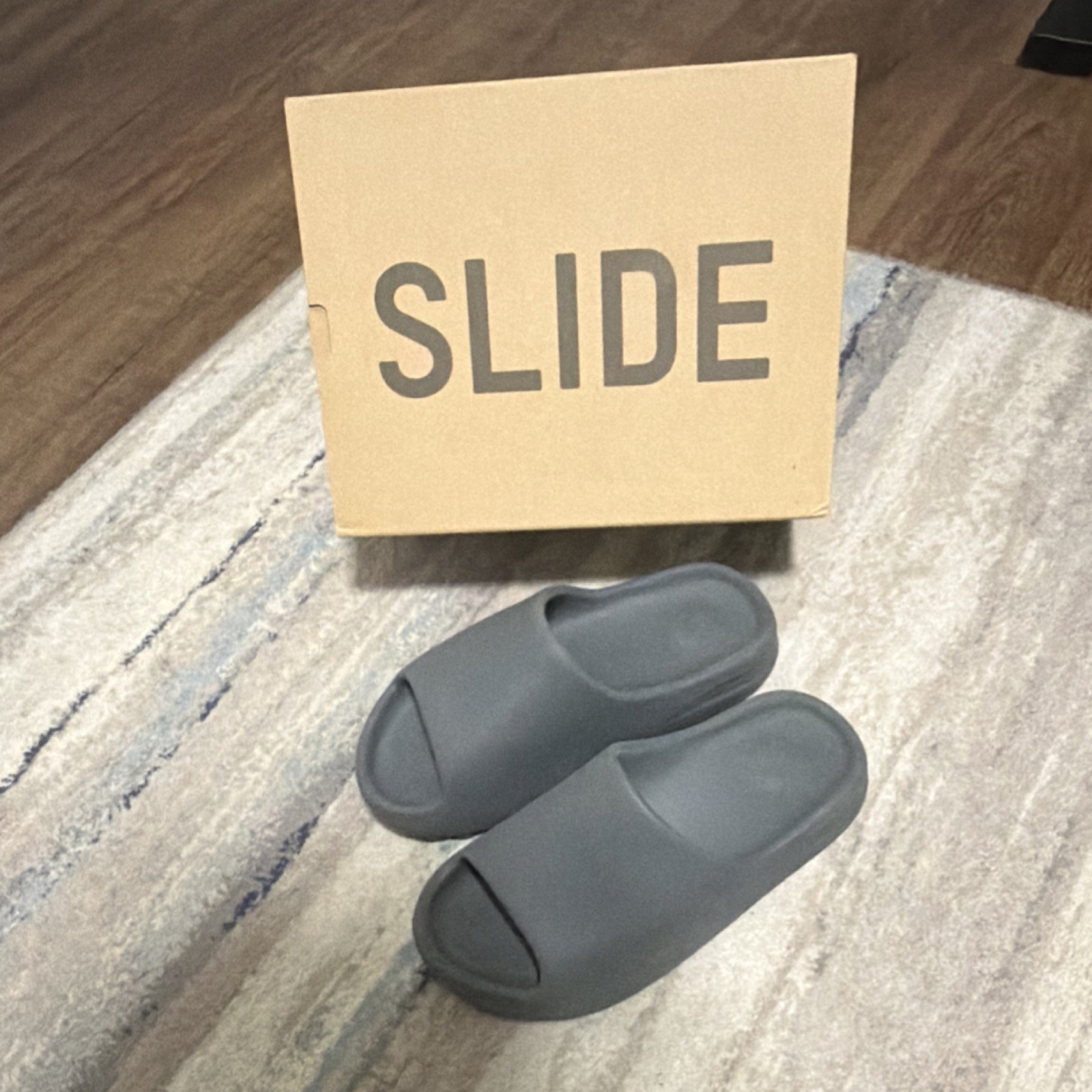adidas Yeezy Slide Slate Grey Men’s Size 9
