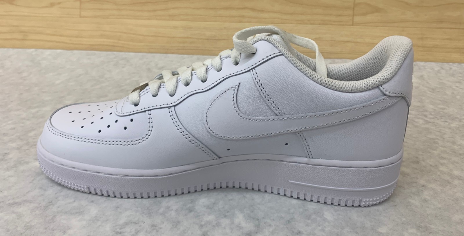 Nike Air Force 1 ’07 Low Top White Sneaker Men US10 / Women US11.5 *READ*