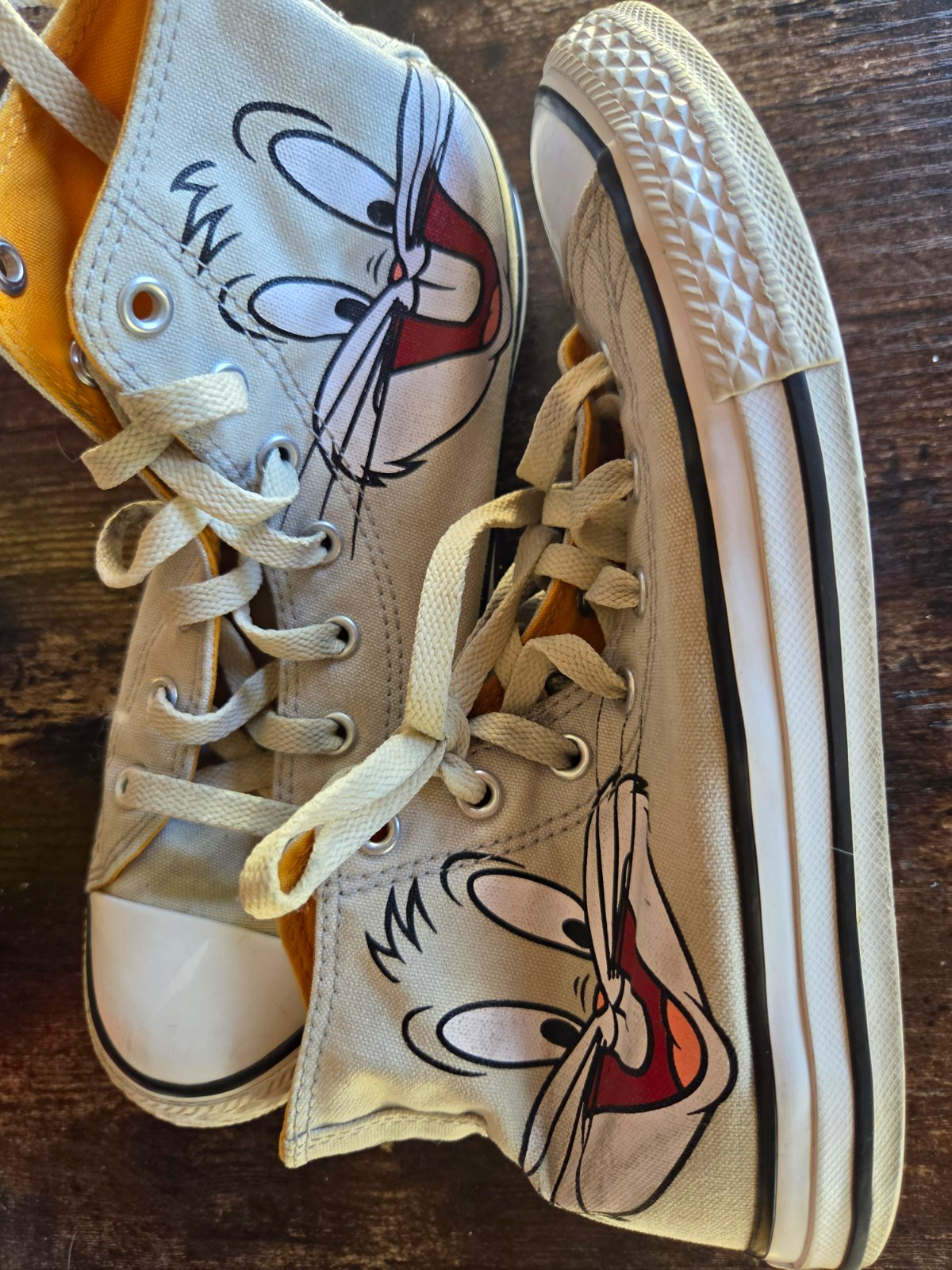 Limited Edition Converse All Star Looney Tunes Bugs Bunny Collaboration